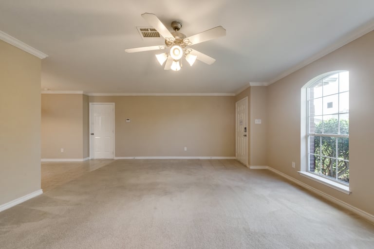 Photo 14 of 29 - 613 Rosario Ln, Haslet, TX 76052
