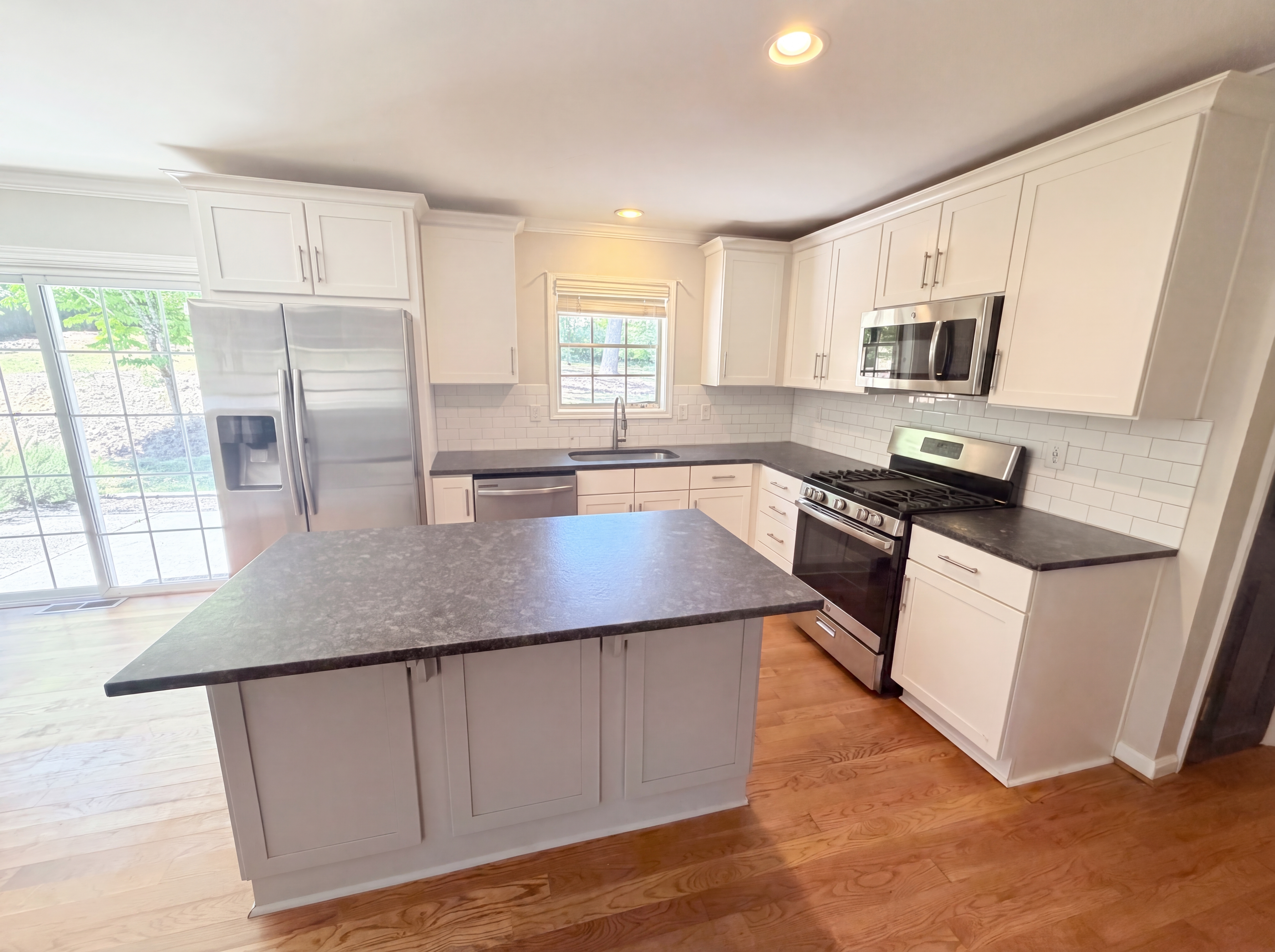 Photo 7 of 24 of 4134 Fawn Ln SE, Smyrna, GA