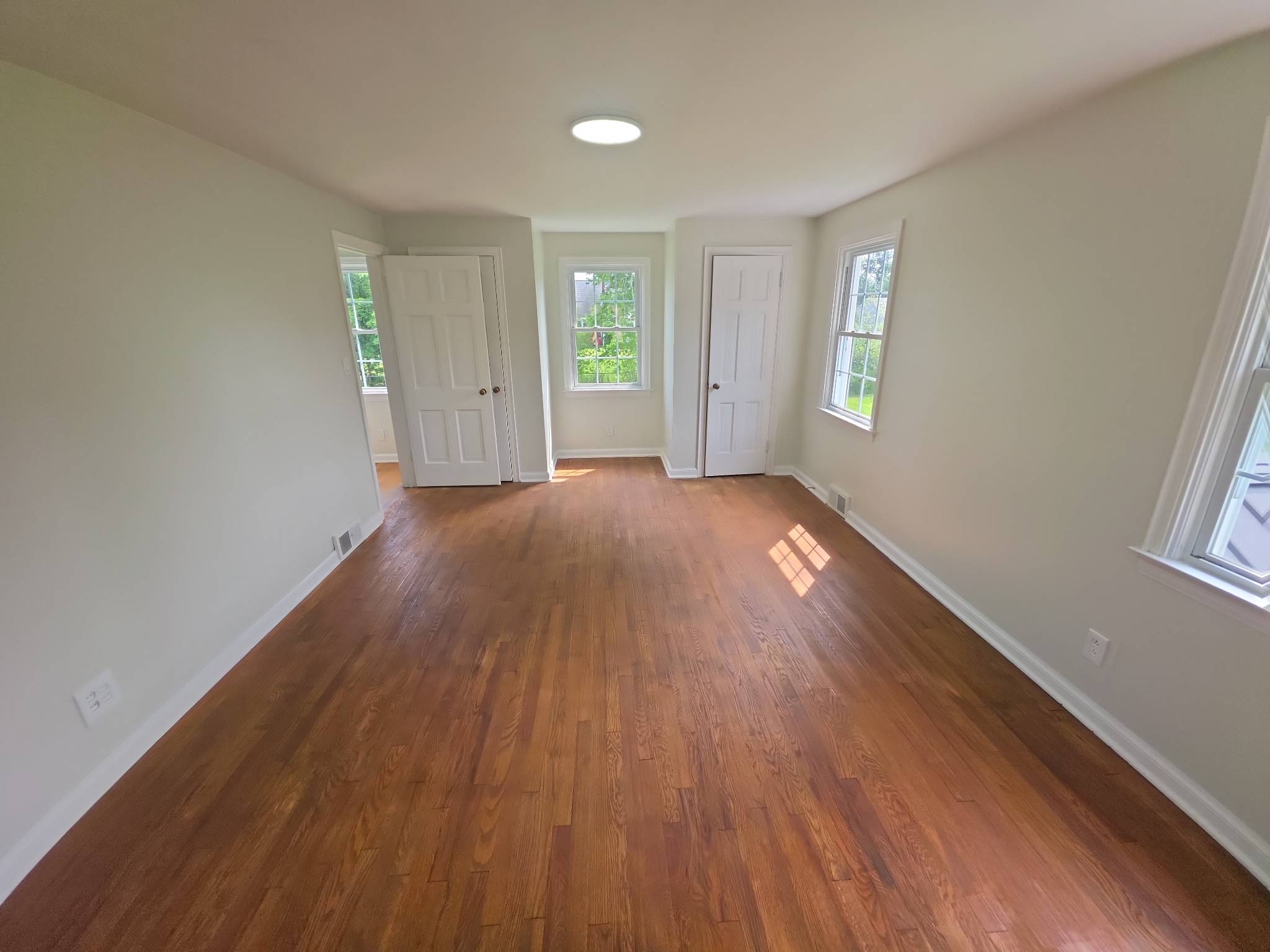 Photo 6 of 35 of 1408 Genesee Ave NE, Warren, OH