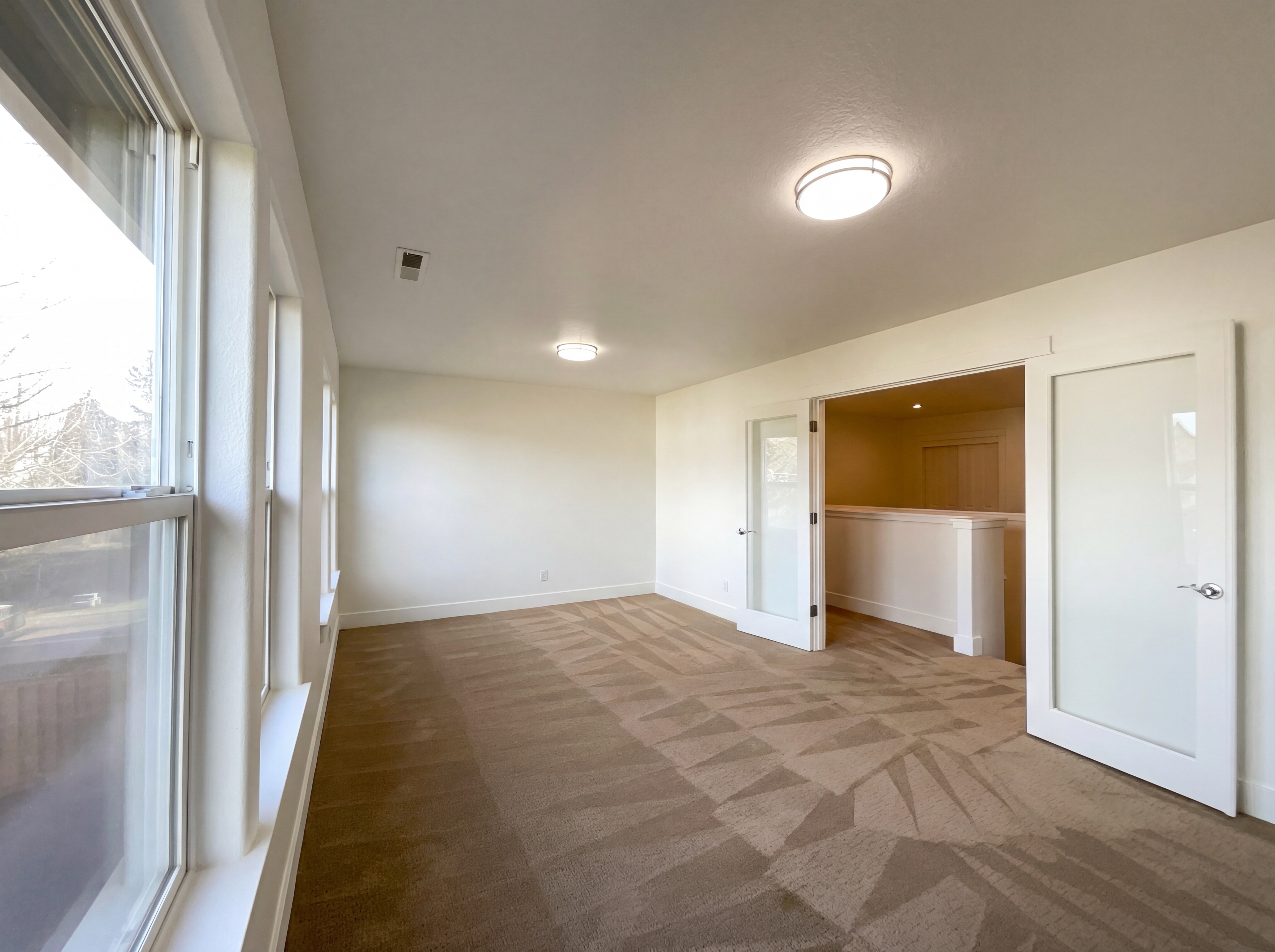 Photo 17 of 35 of 10989 SW Oneida St, Tualatin, OR