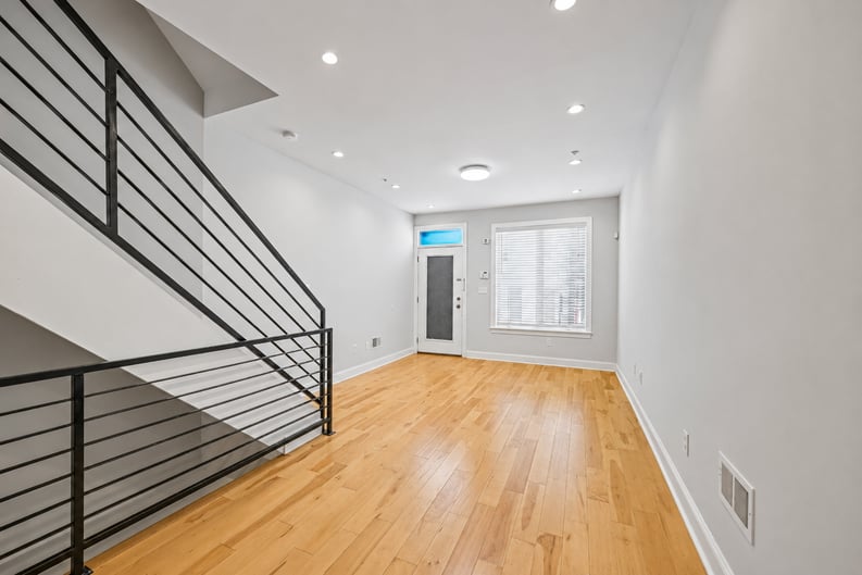 Property photo 3 of 1819 Mountain St