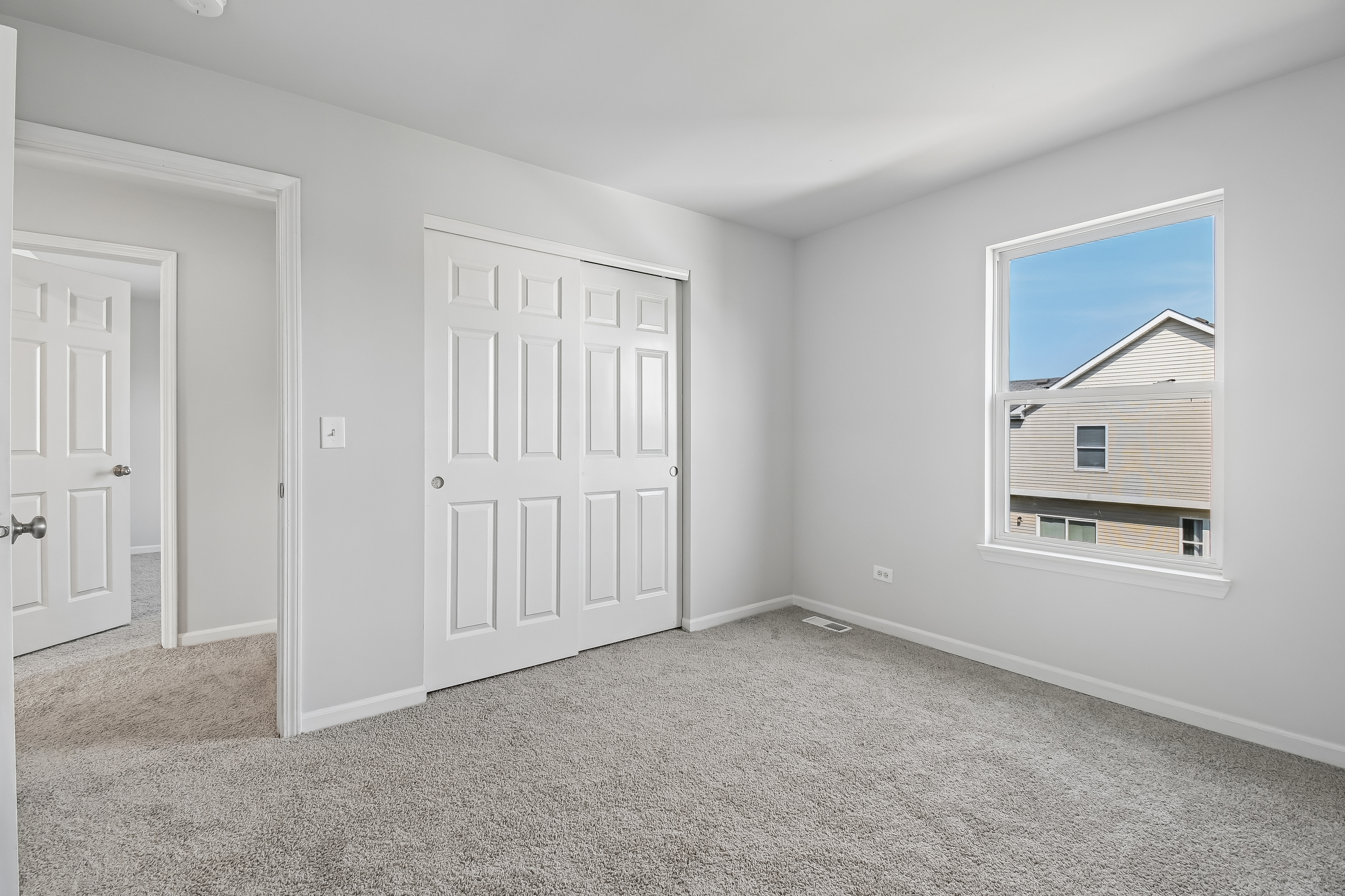 Photo 16 of 69 of 1409 Baltz Dr, Joliet, IL