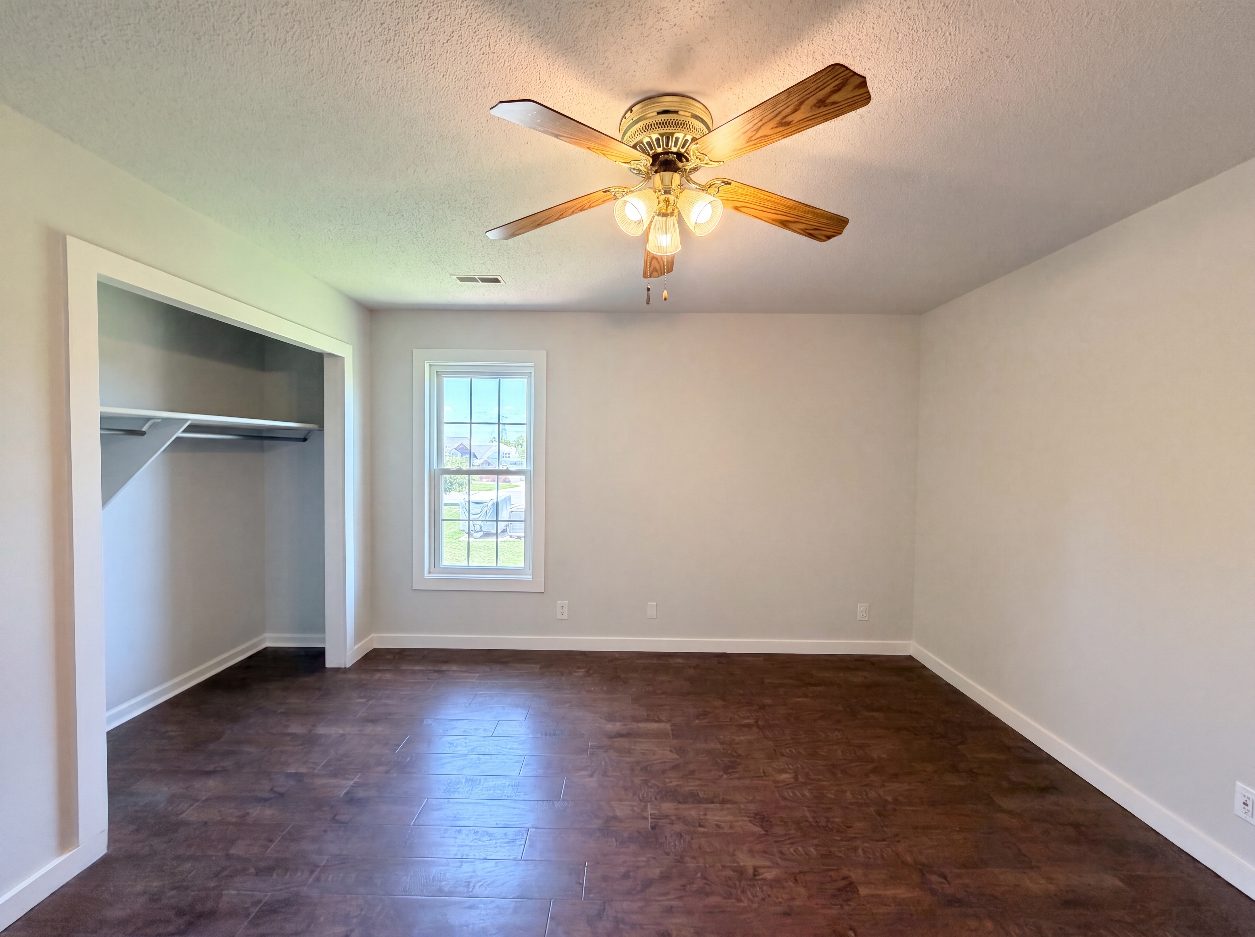 Photo 11 of 24 of 1117 Thornberry Dr, Clarksville, TN