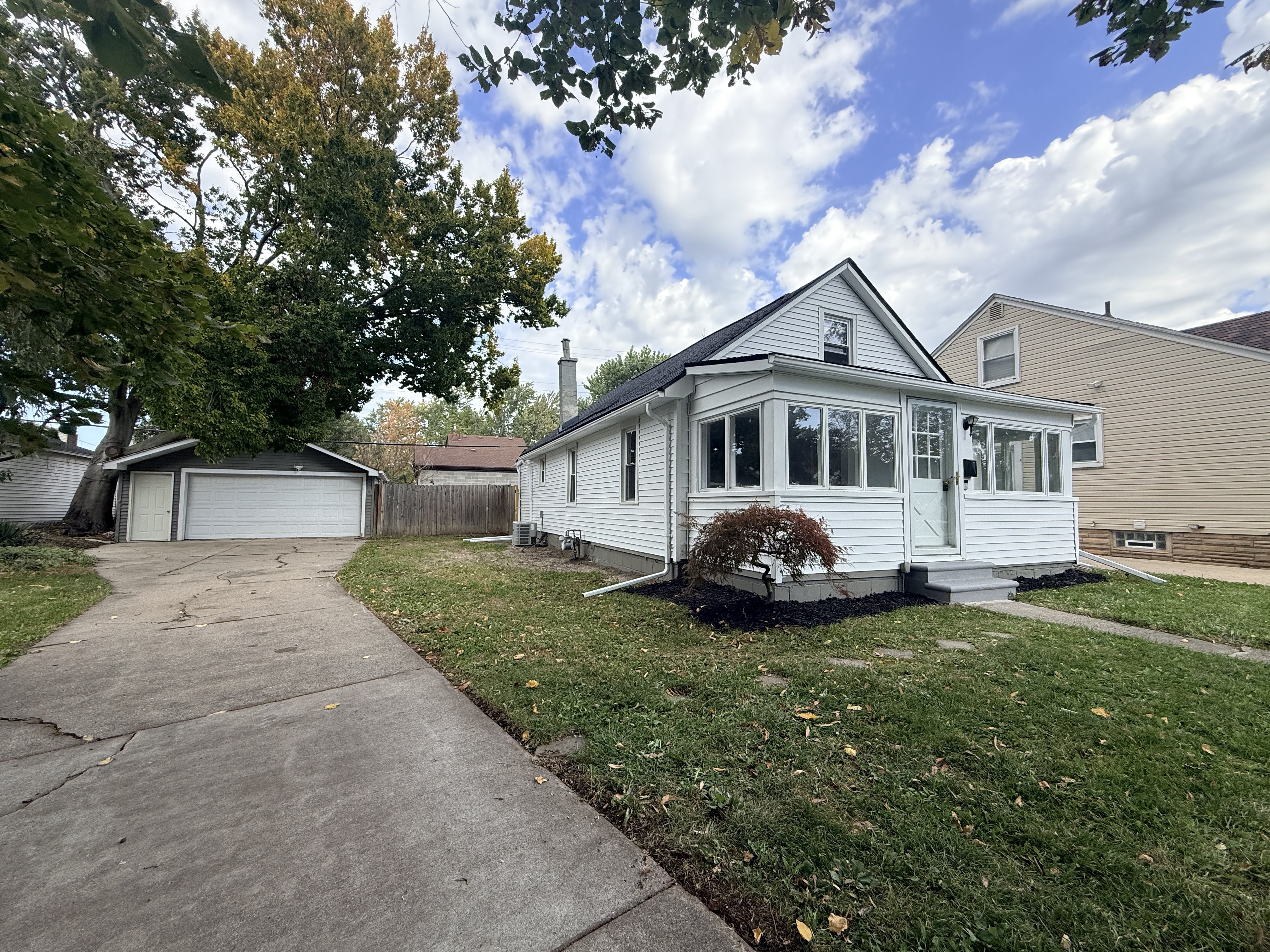 Photo 14 of 18 of 2224 Markese Ave, Lincoln Park, MI