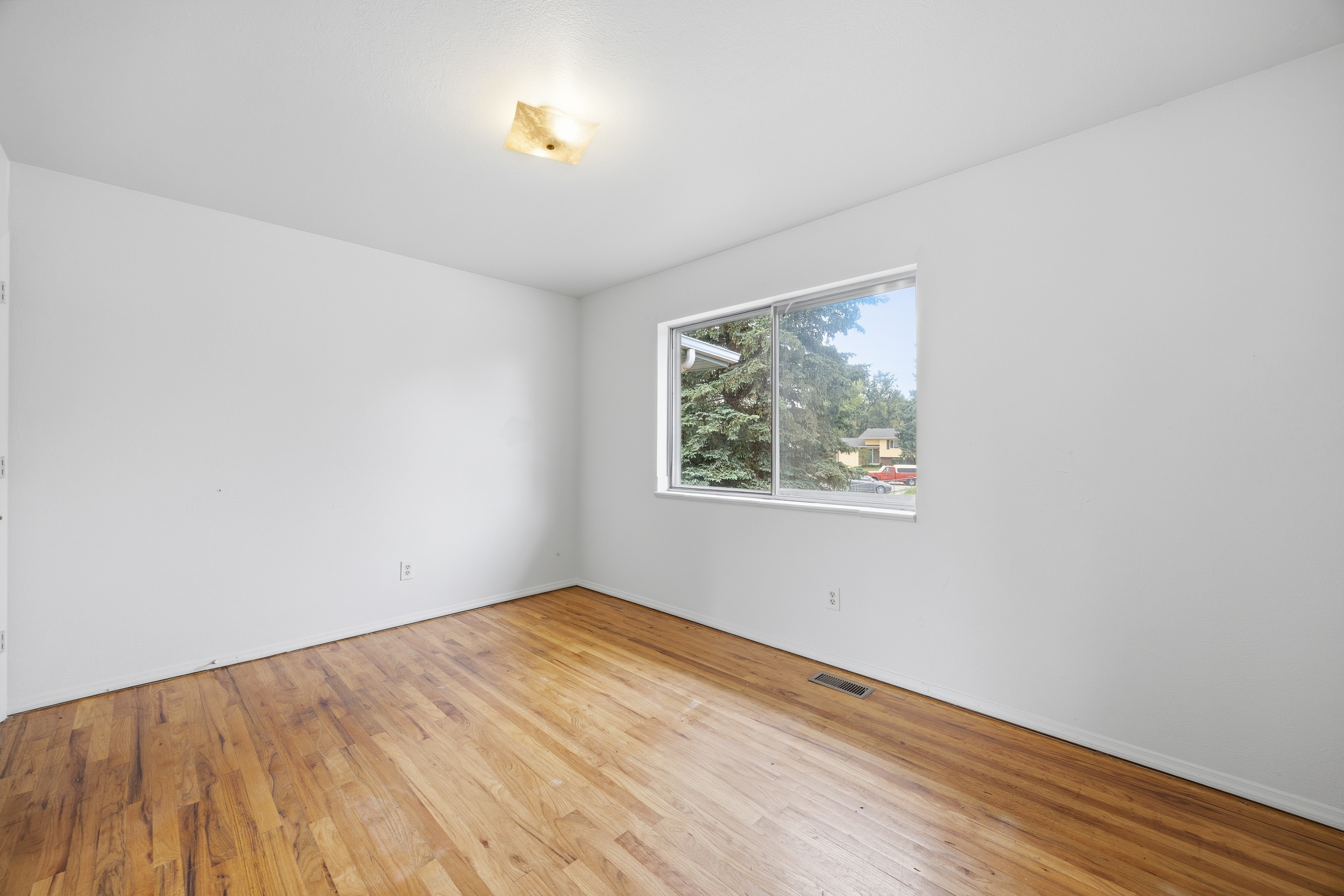 Photo 24 of 49 of 228 Fairfax St, Colorado Springs, CO