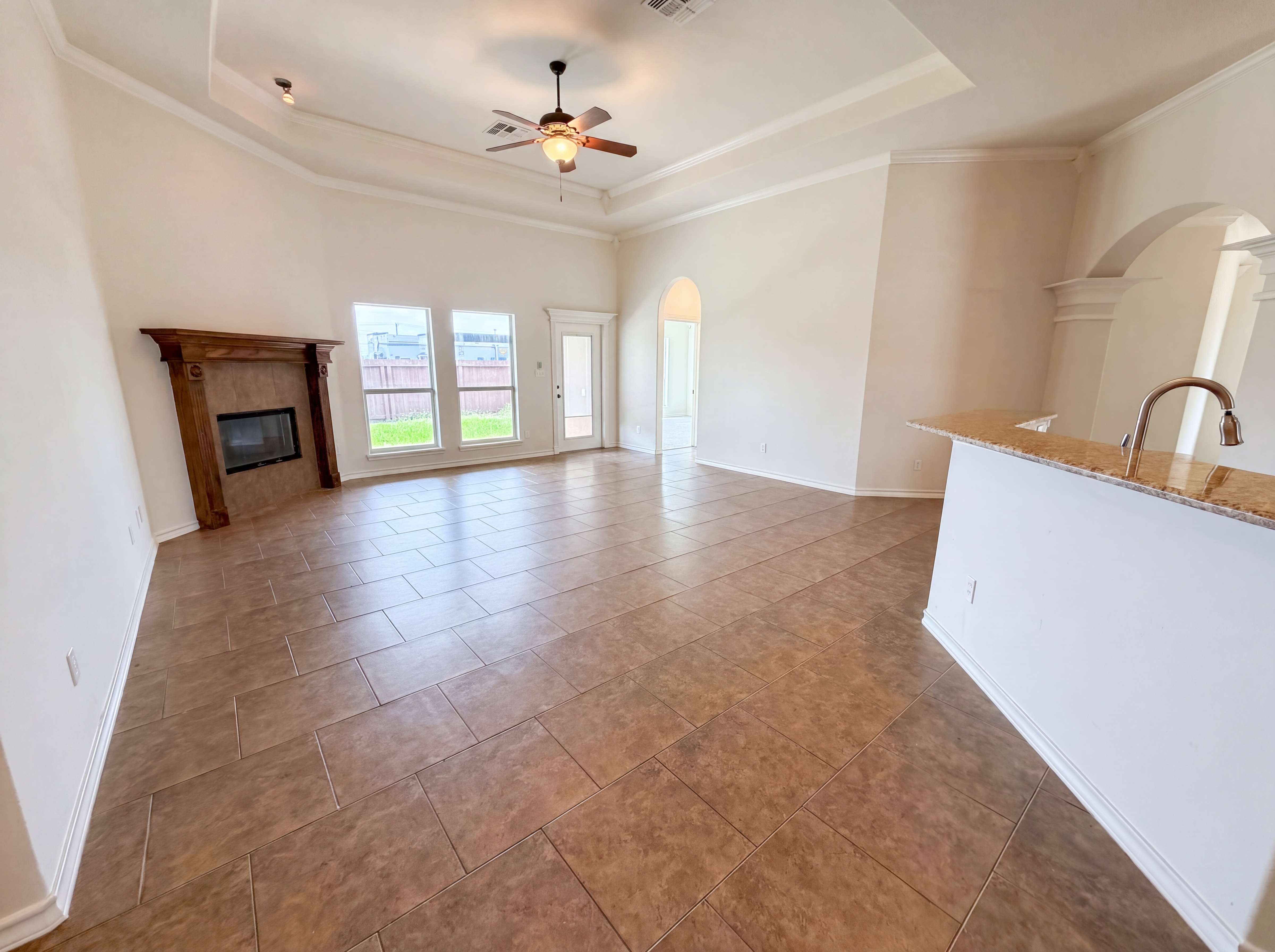 Photo 3 of 20 of 5721 Loire Blvd, Corpus Christi, TX