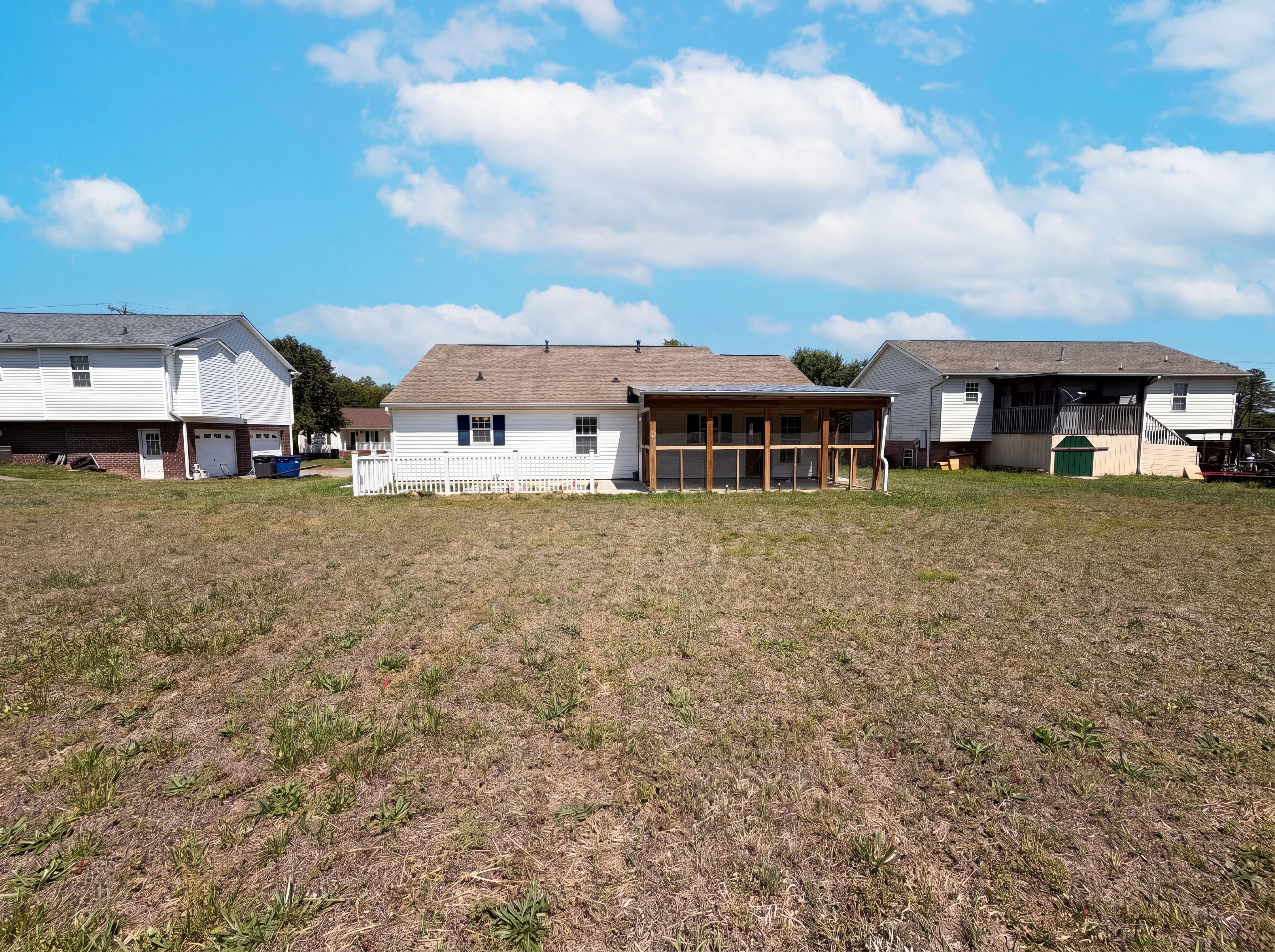 Photo 5 of 16 of 4528 Lasley Dr, Winston Salem, NC