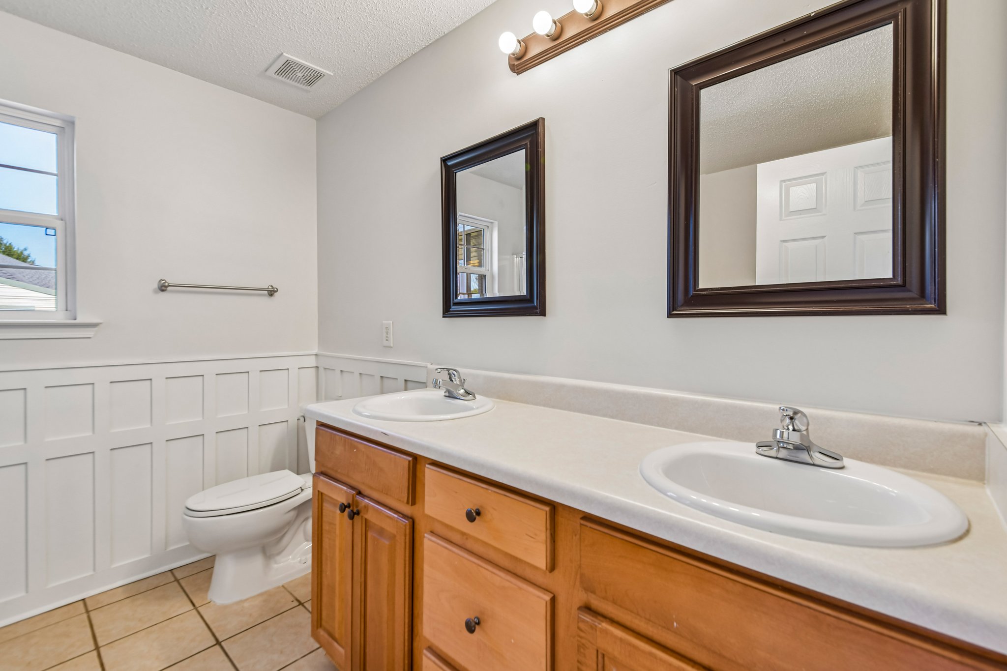 Photo 16 of 25 of 902 Haverhill Cir, Warner Robins, GA