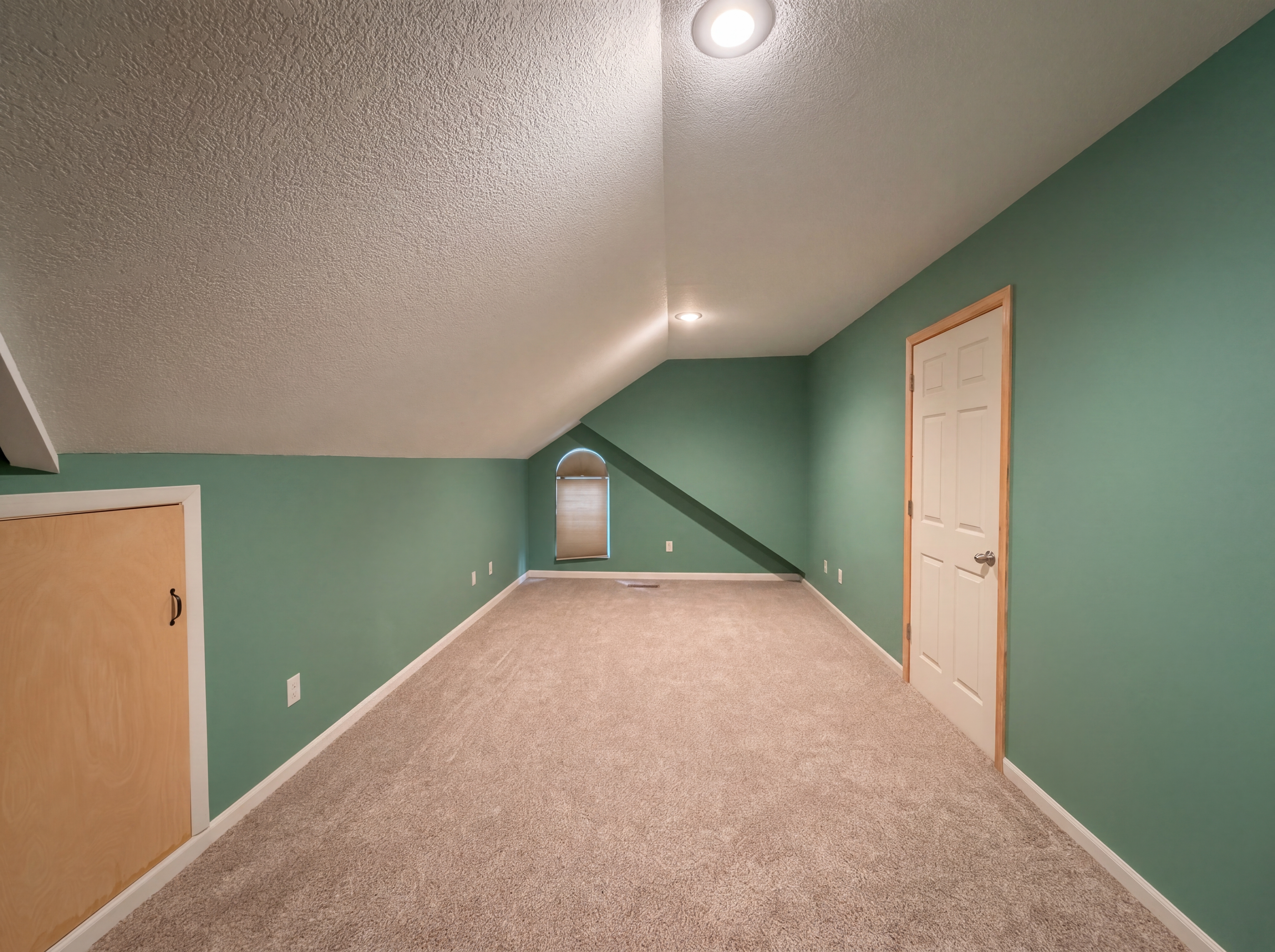 Photo 13 of 22 of 23612 S Lucille Ln, Peculiar, MO