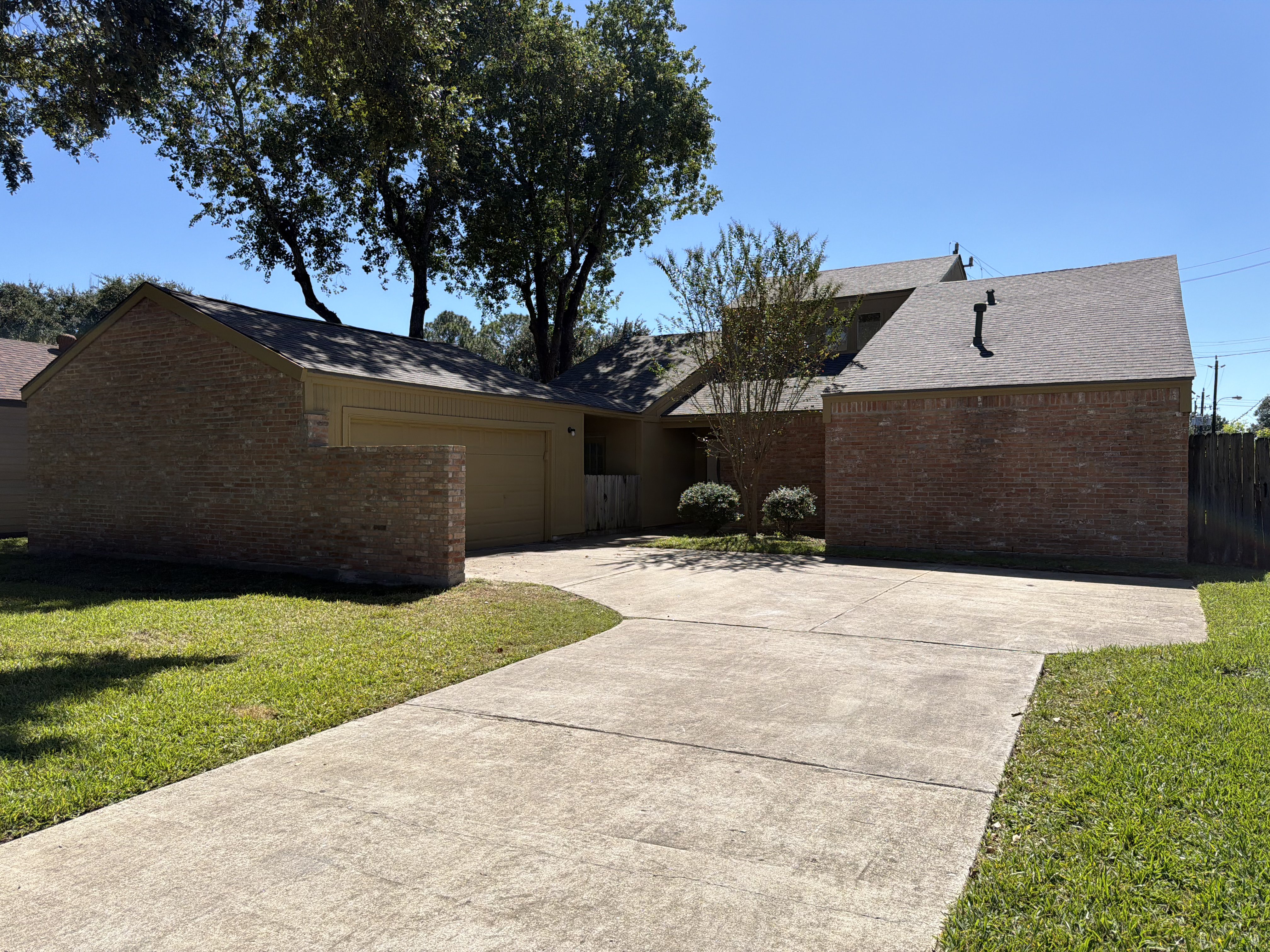 Photo 32 of 35 of 2307 Canyon Meadows Dr, Missouri City, TX