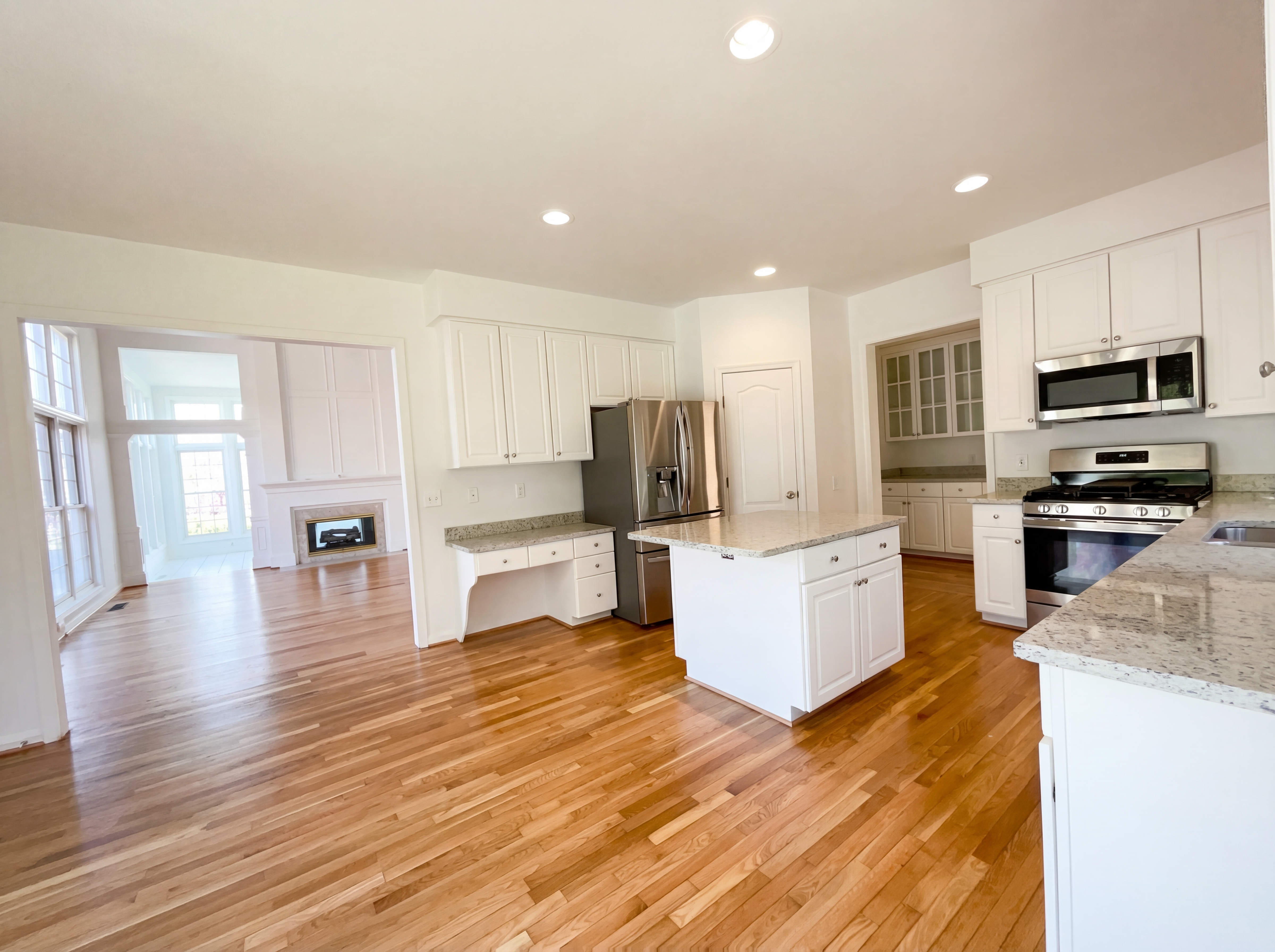 Photo 7 of 54 of 8396 Westpointe Dr, Fairfax Station, VA