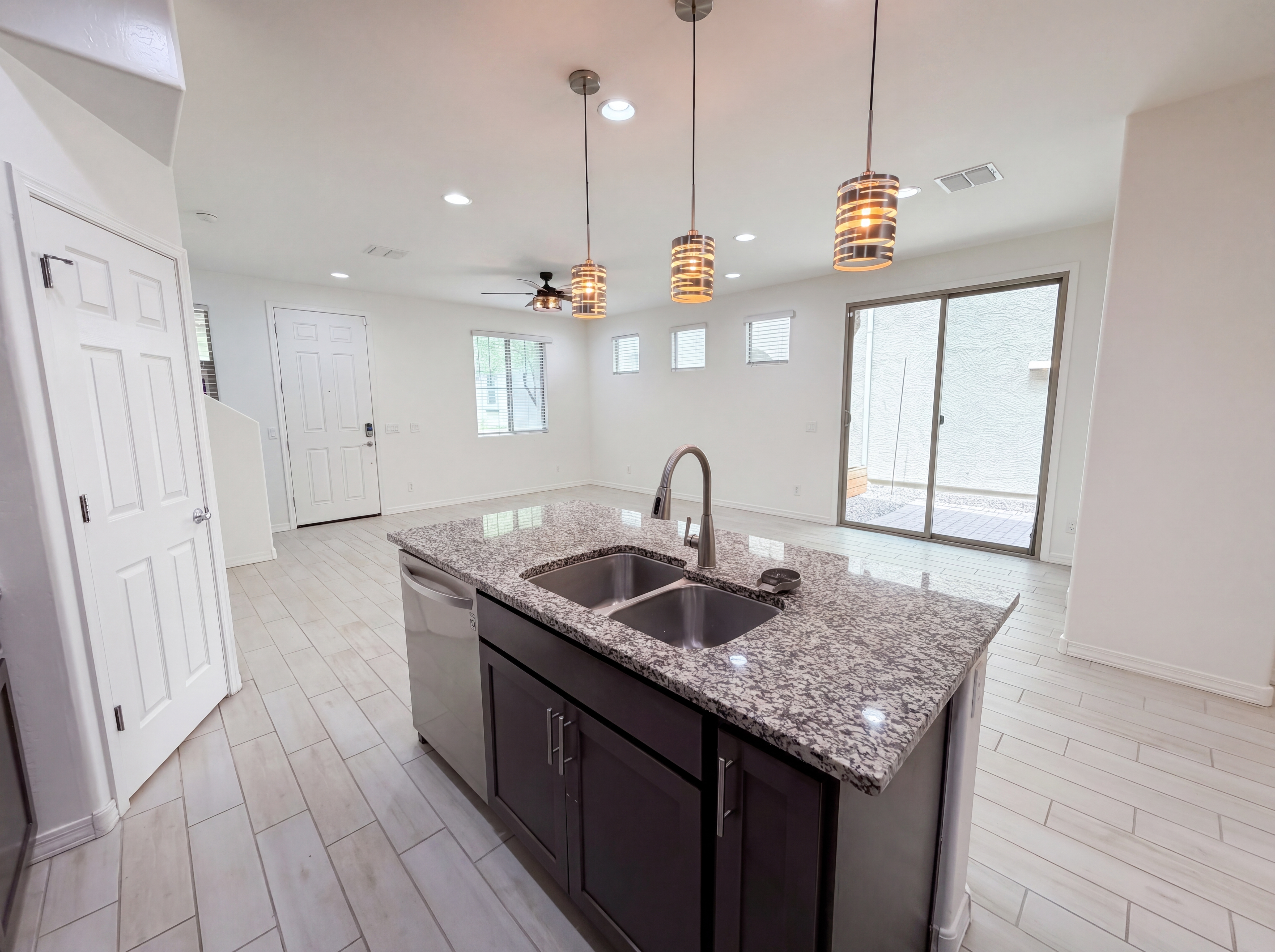 Photo 9 of 26 of 5728 W Raymond St, Phoenix, AZ