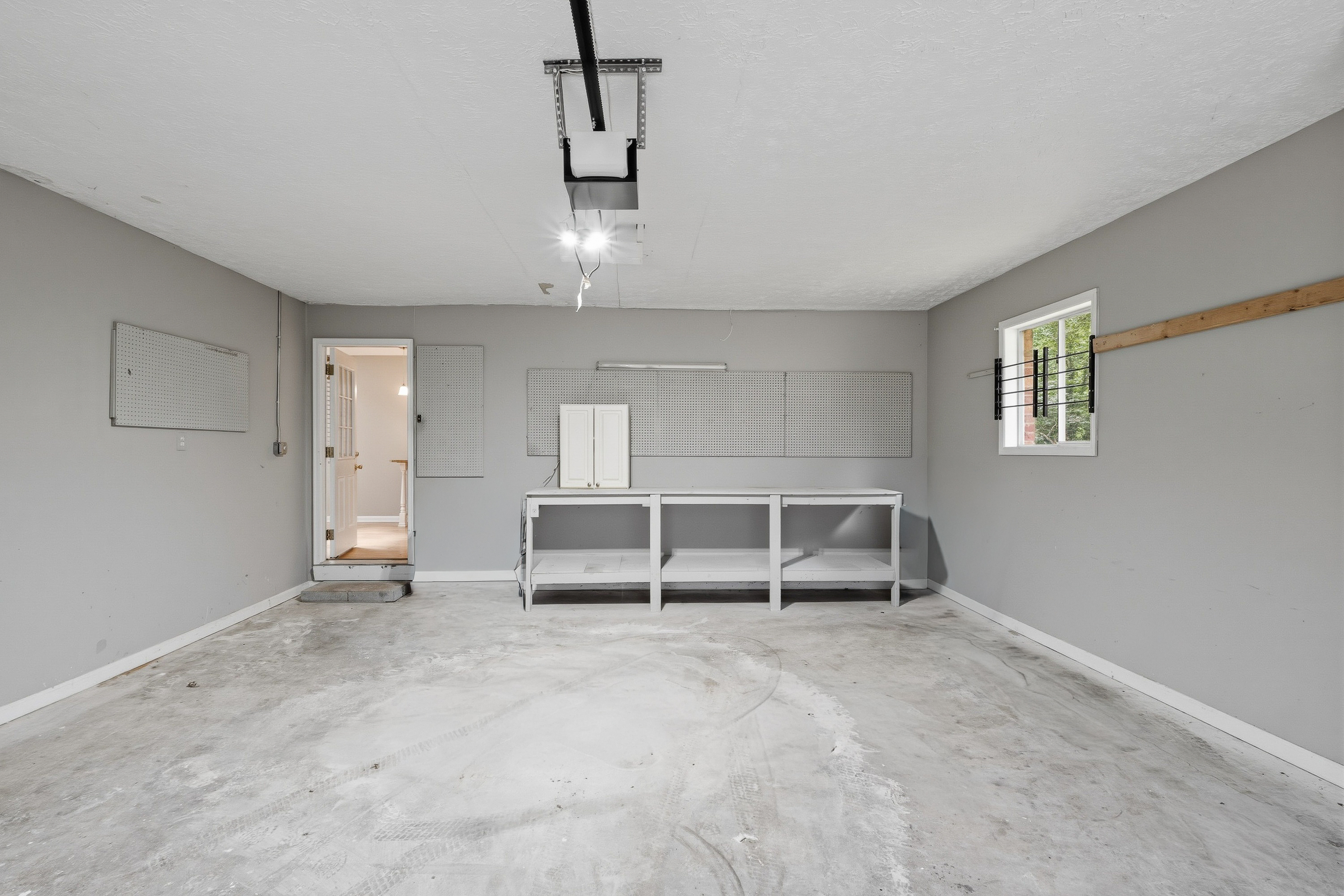 Photo 36 of 46 of 639 Cedrick Ln, Stone Mountain, GA