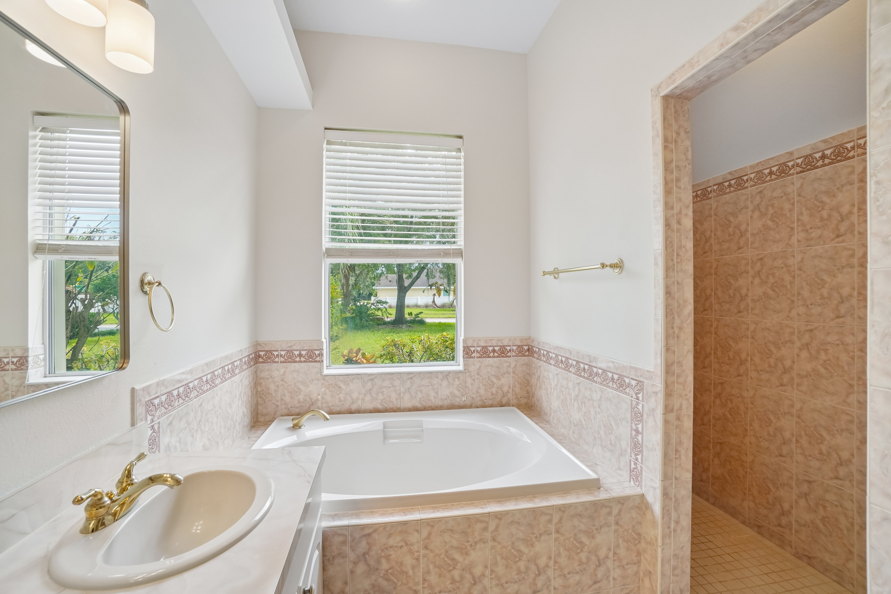Photo 32 of 35 of 17718 Crystal Cove Pl, Lutz, FL