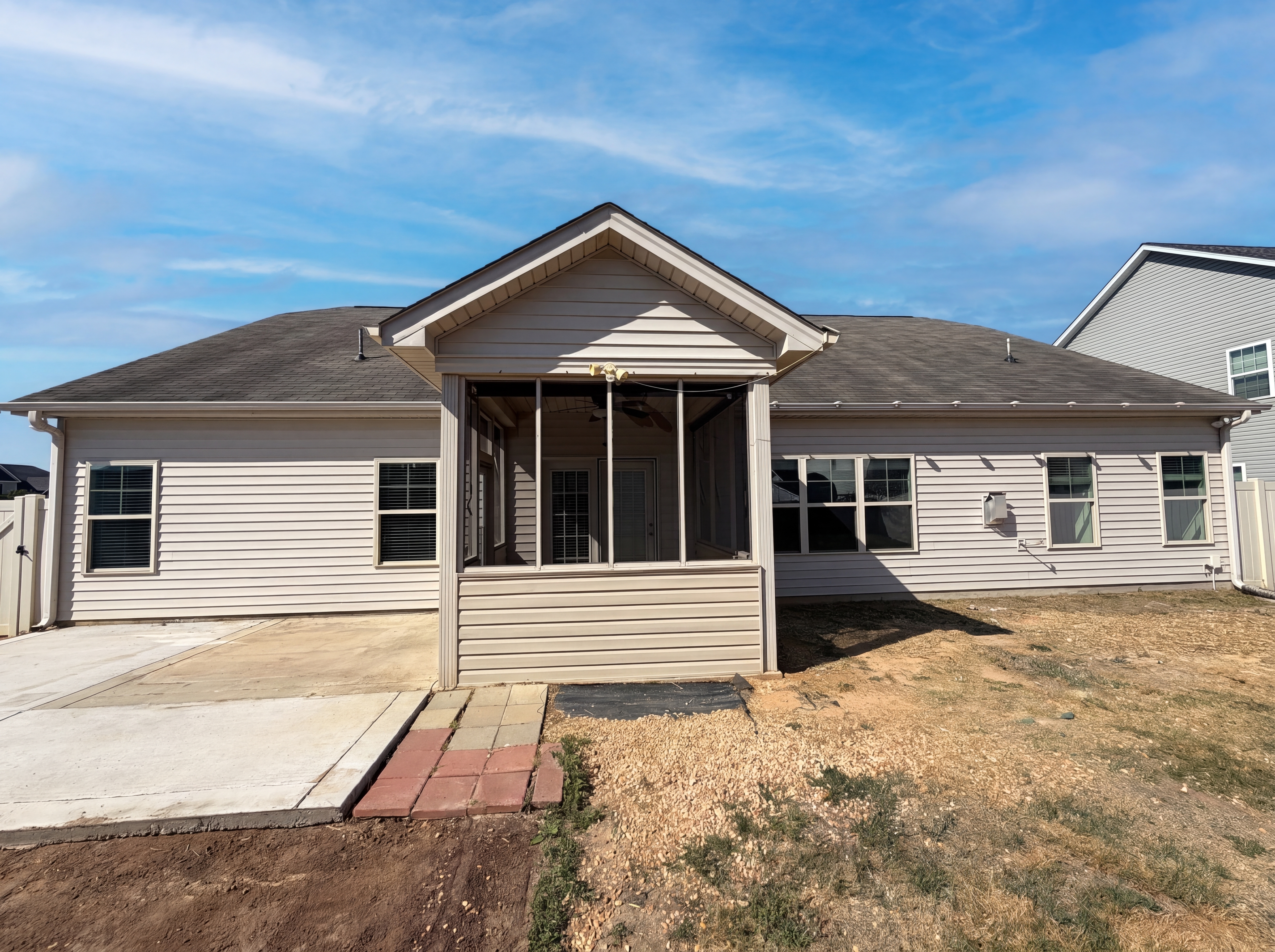 Photo 5 of 21 of 136 Dellmar Dr, RAEFORD, NC