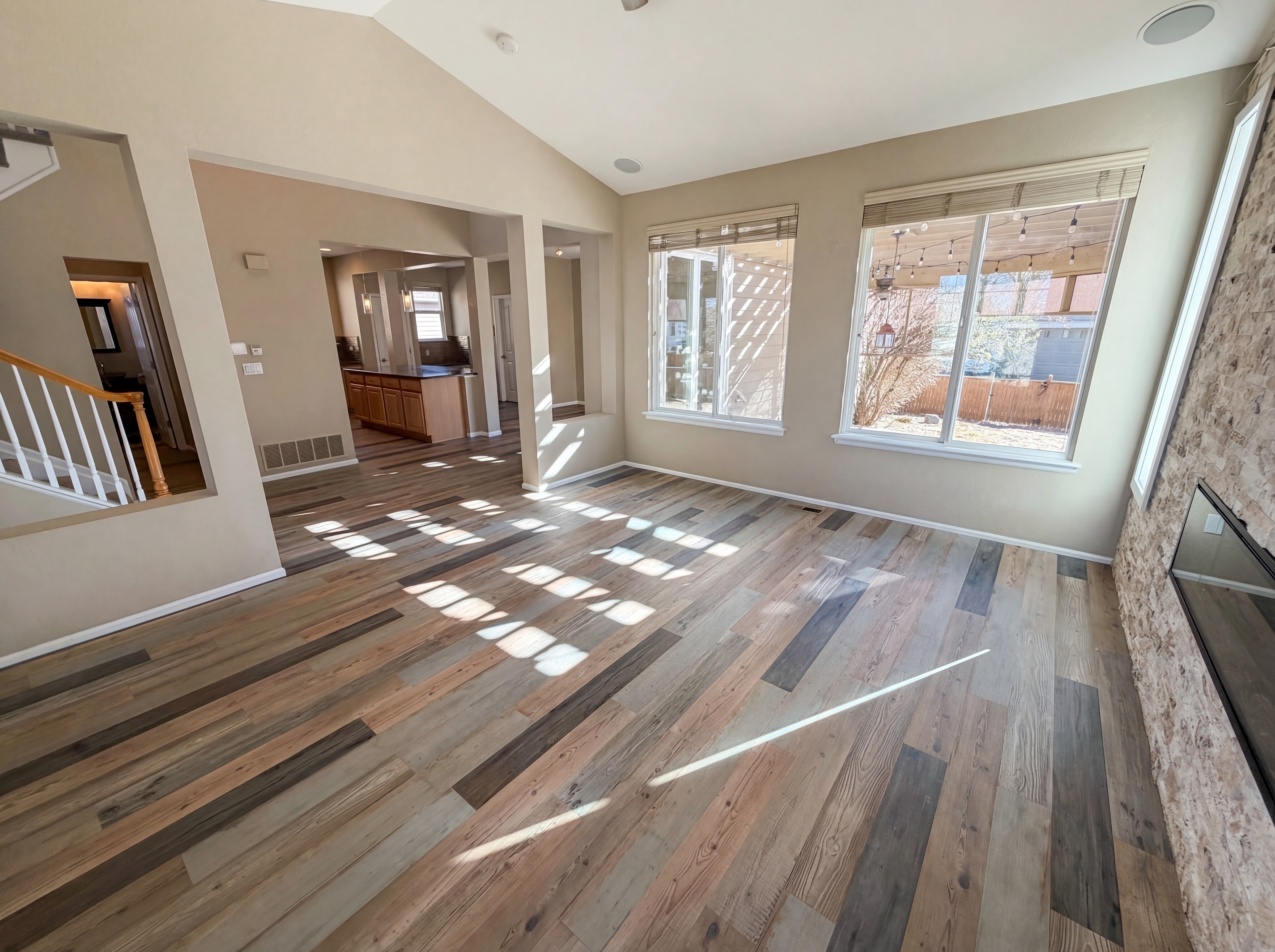 Photo 8 of 36 of 10049 Southlawn Cir, Commerce City, CO