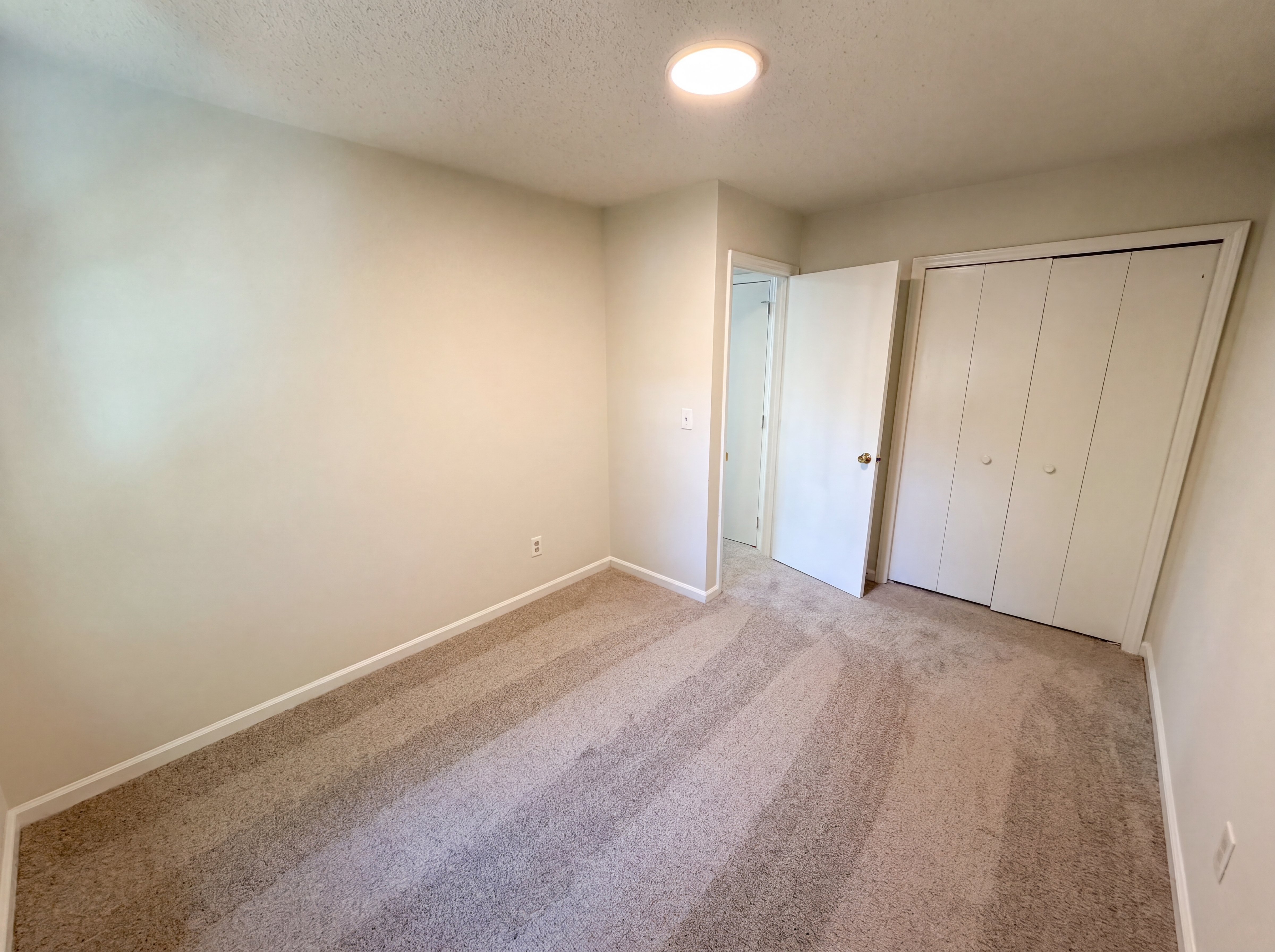 Photo 16 of 24 of 4720 Topsail Ct, Charlotte, NC