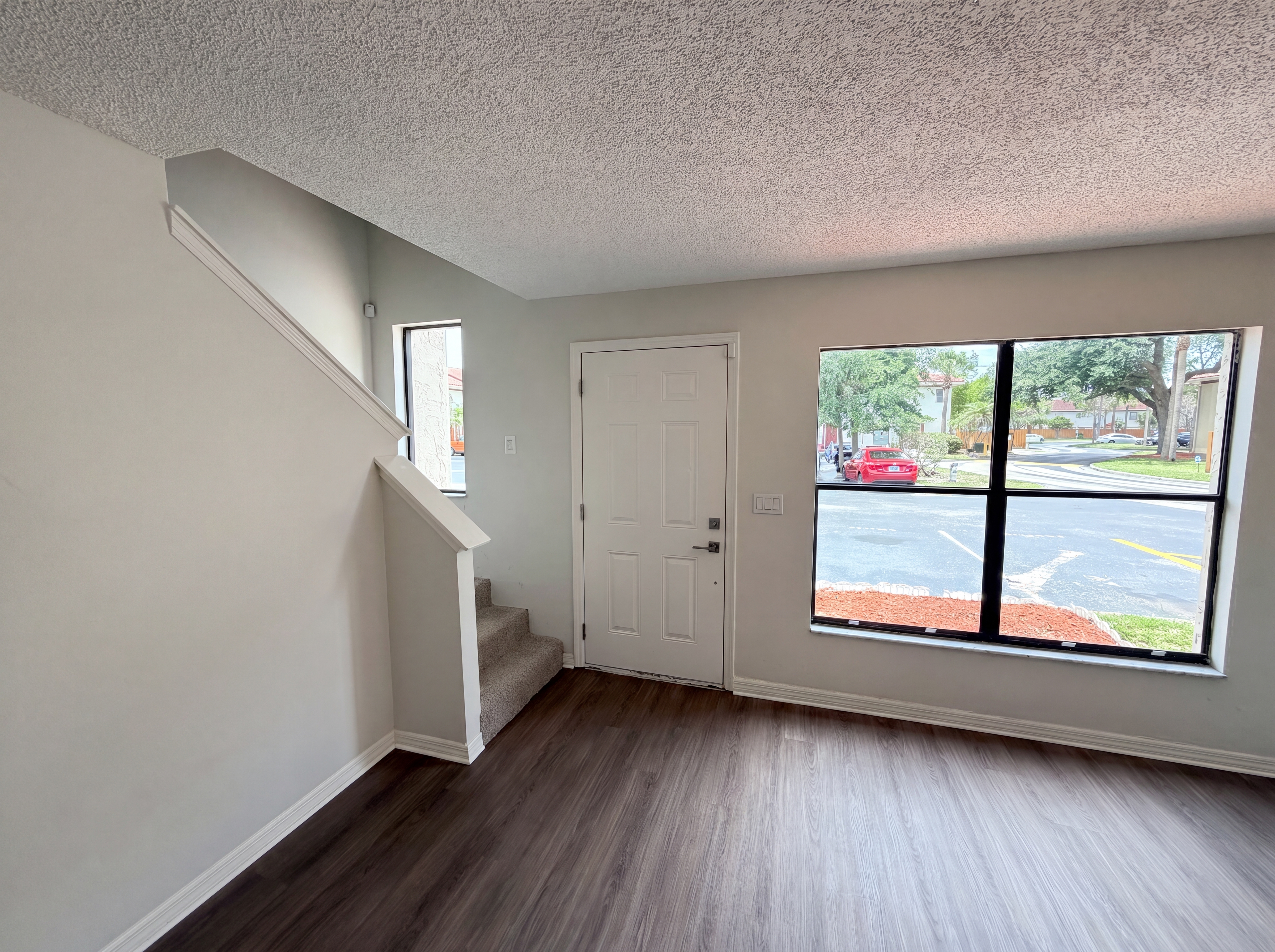 Photo 8 of 24 of 1602 Little Falls Cir, Orlando, FL