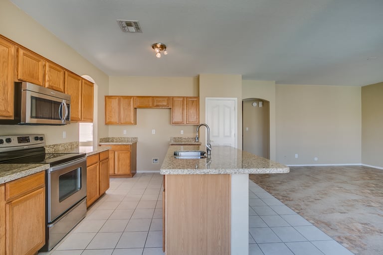 Photo 19 of 29 - 1026 E Hiddenview Dr, Phoenix, AZ 85048