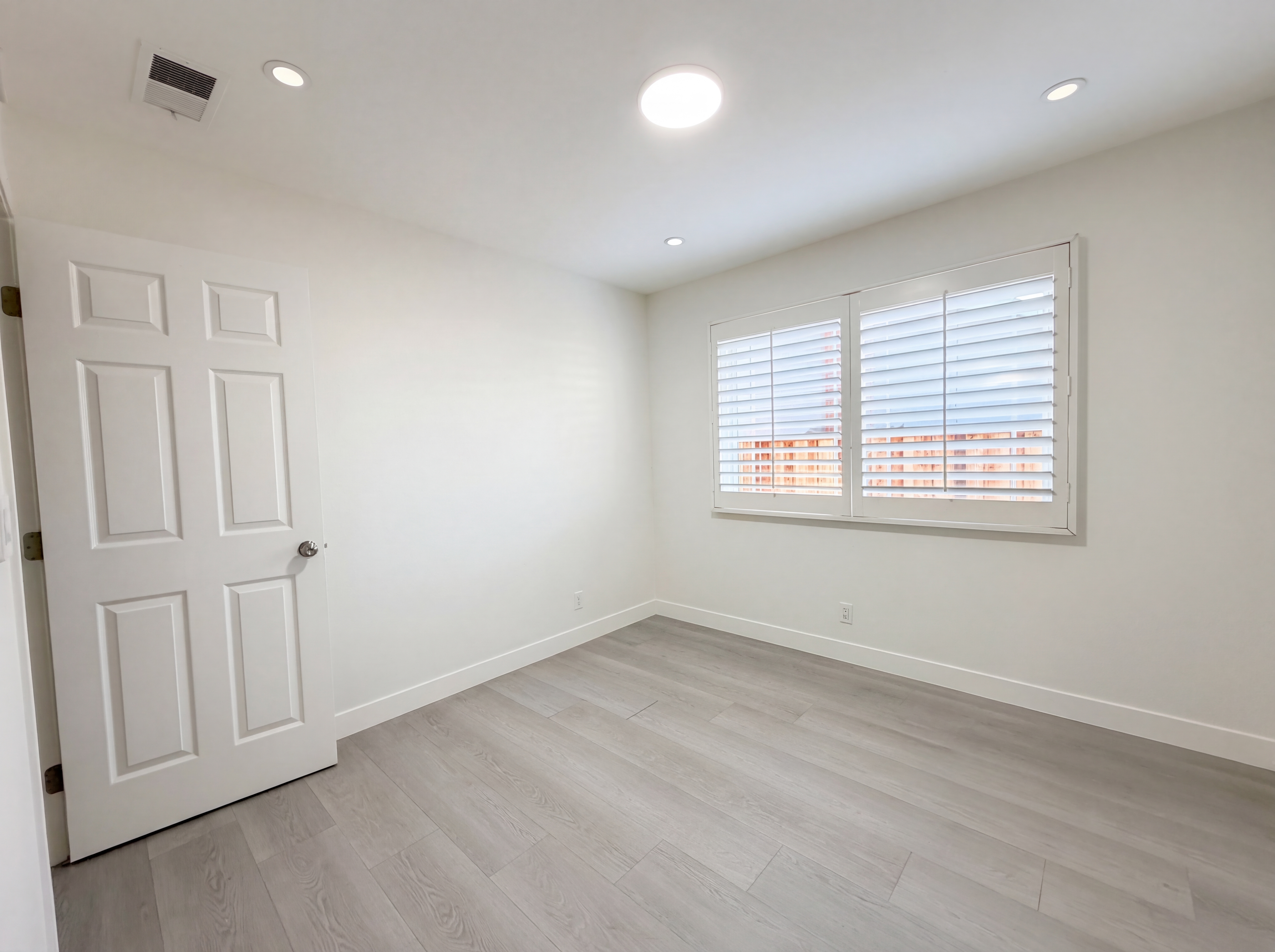 Photo 4 of 27 of 1564 S Wolfe Rd, Sunnyvale, CA