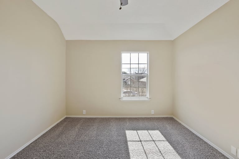 Photo 22 of 30 - 4648 Park Bend Dr, Fort Worth, TX 76137
