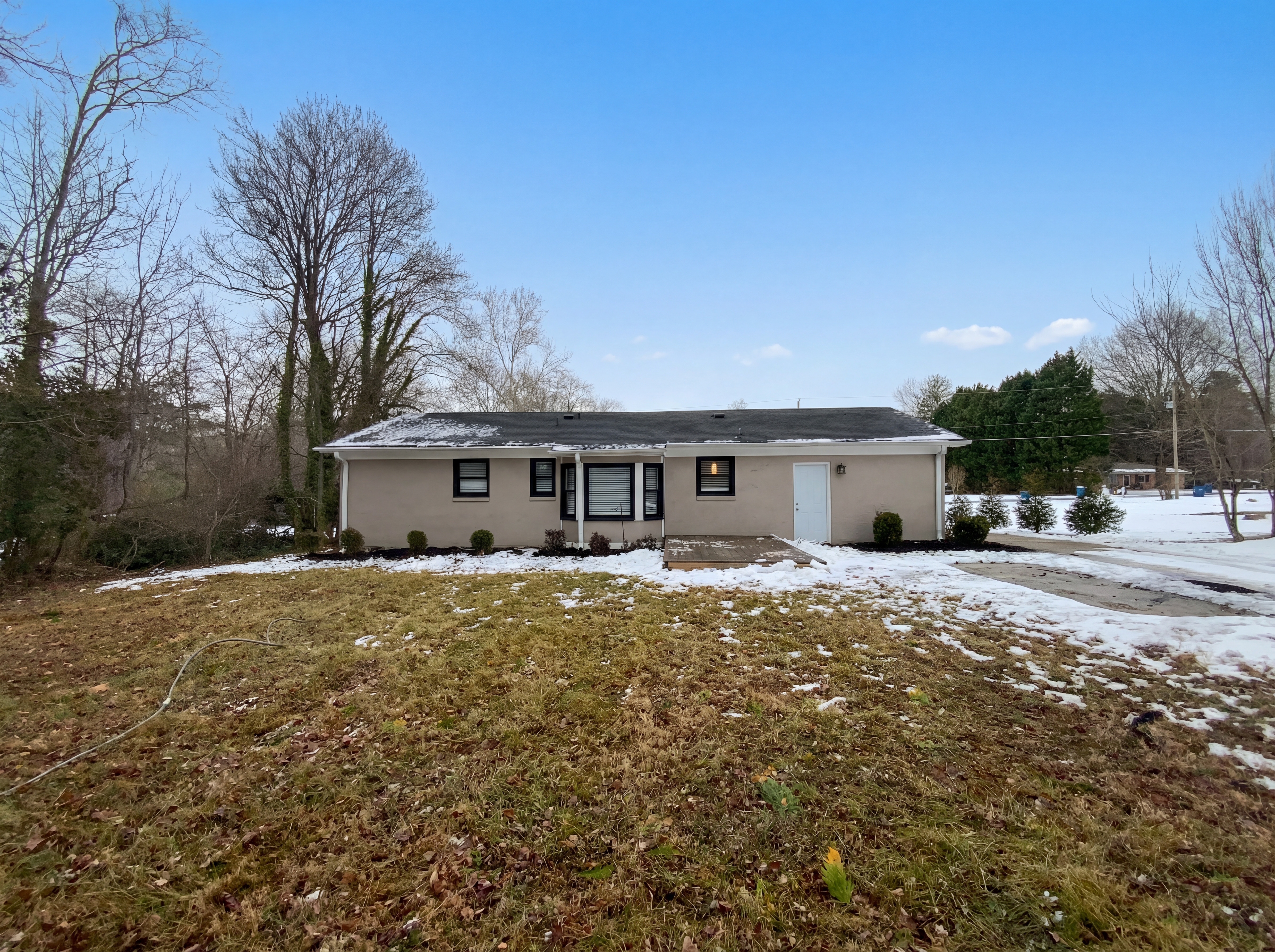 Photo 5 of 21 of 202 Hassellwood Dr, Jamestown, NC