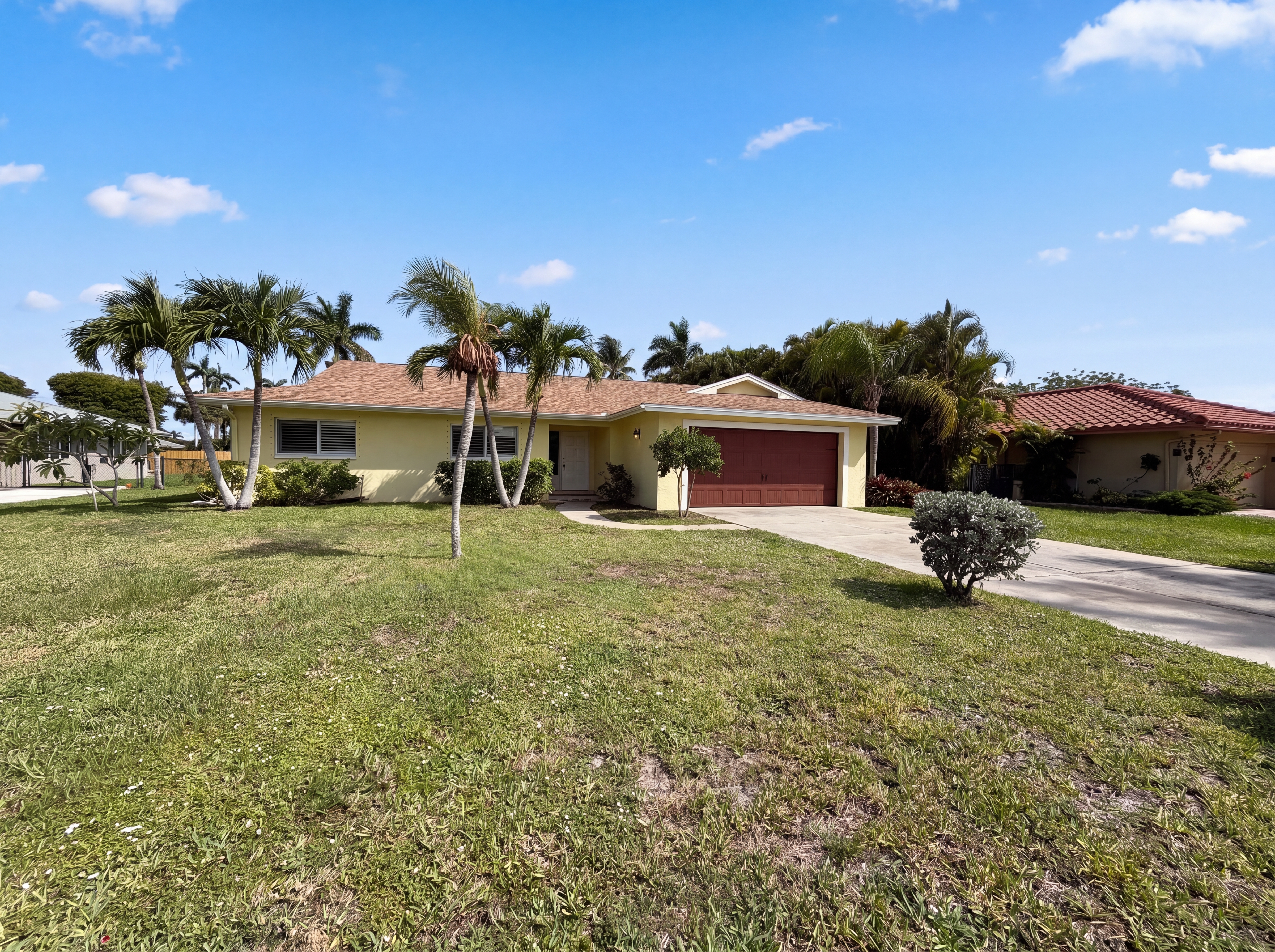 Photo 26 of 33 of 5644 Eichen Cir W, Fort Myers, FL