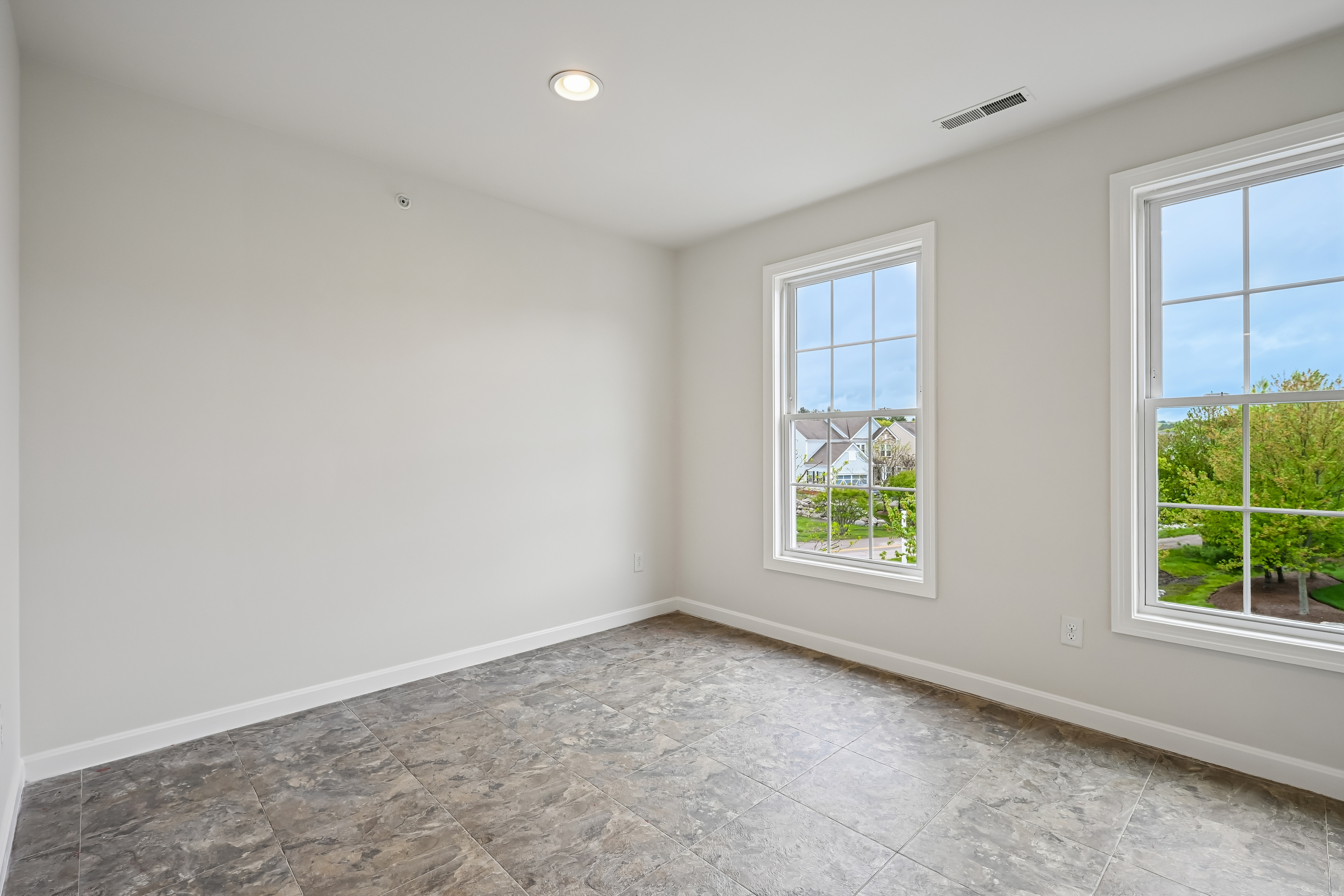 Photo 4 of 38 of 19 Crispwater Way, Hopkinton, MA