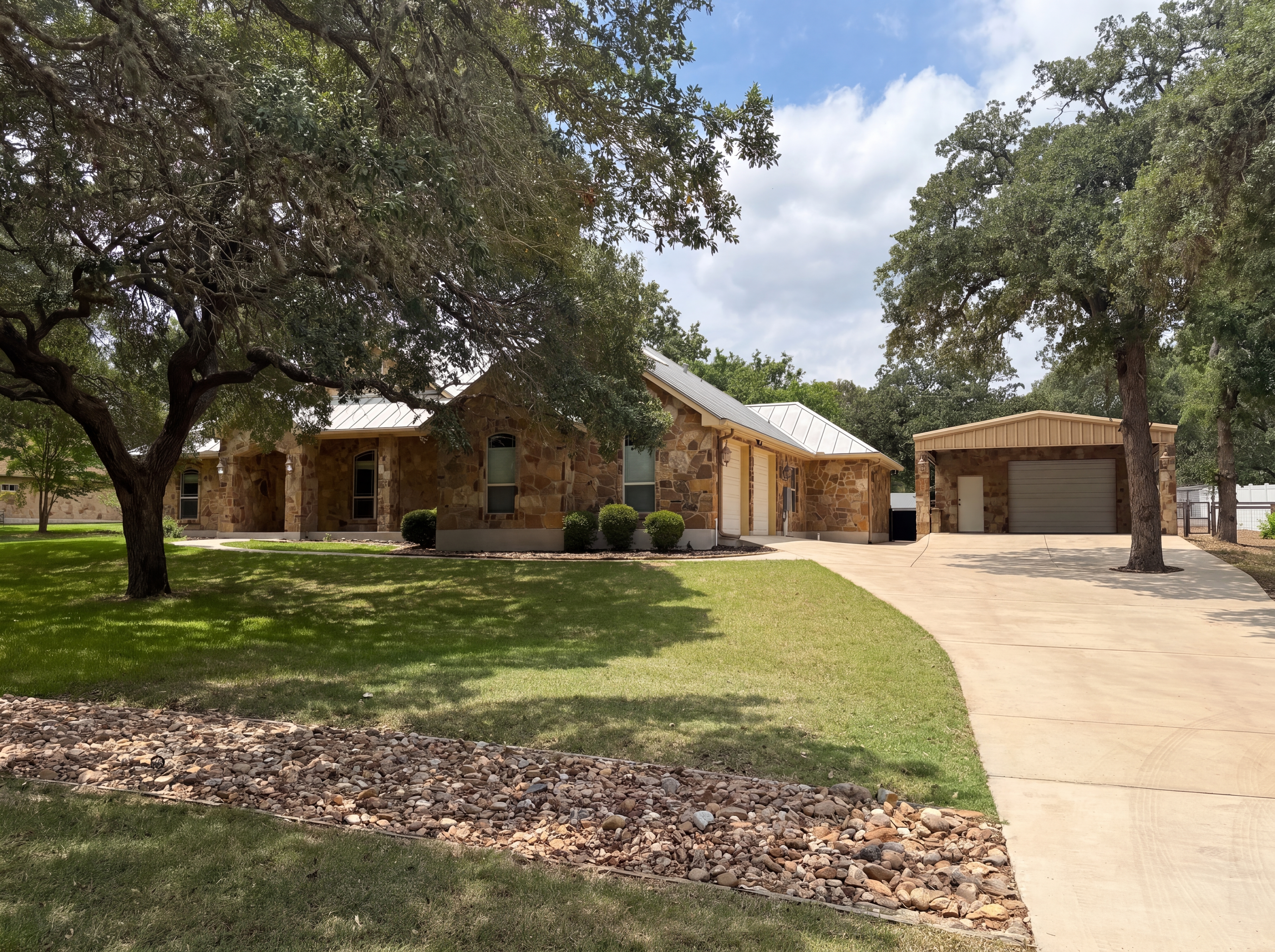 Photo 16 of 20 of 165 Vintage Ranch Cir, La Vernia, TX