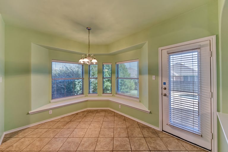 Photo 10 of 36 - 5536 Lavaca Rd, Grand Prairie, TX 75052