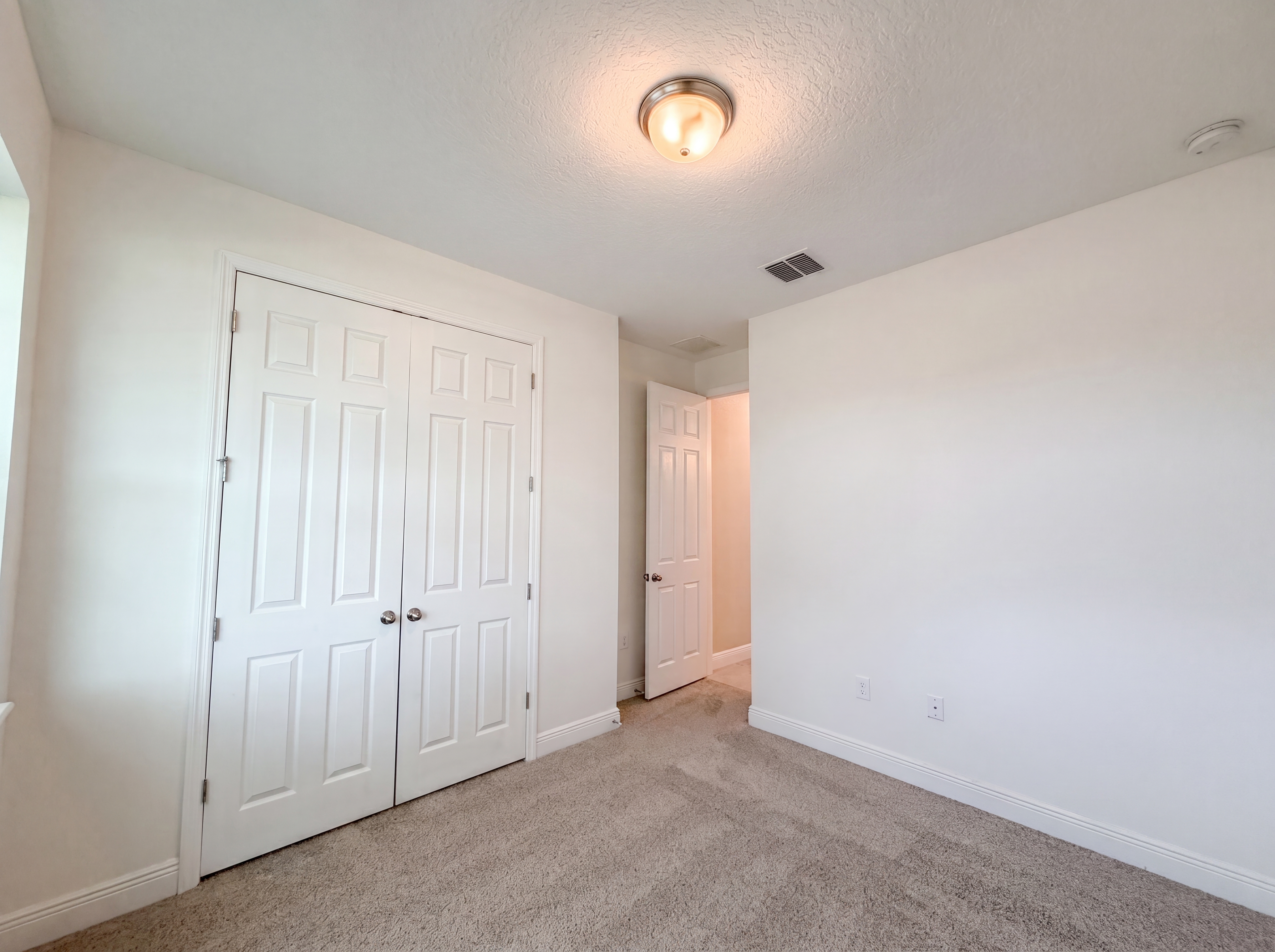Photo 17 of 21 of 528 Bellissimo Pl, Howey In The Hills, FL