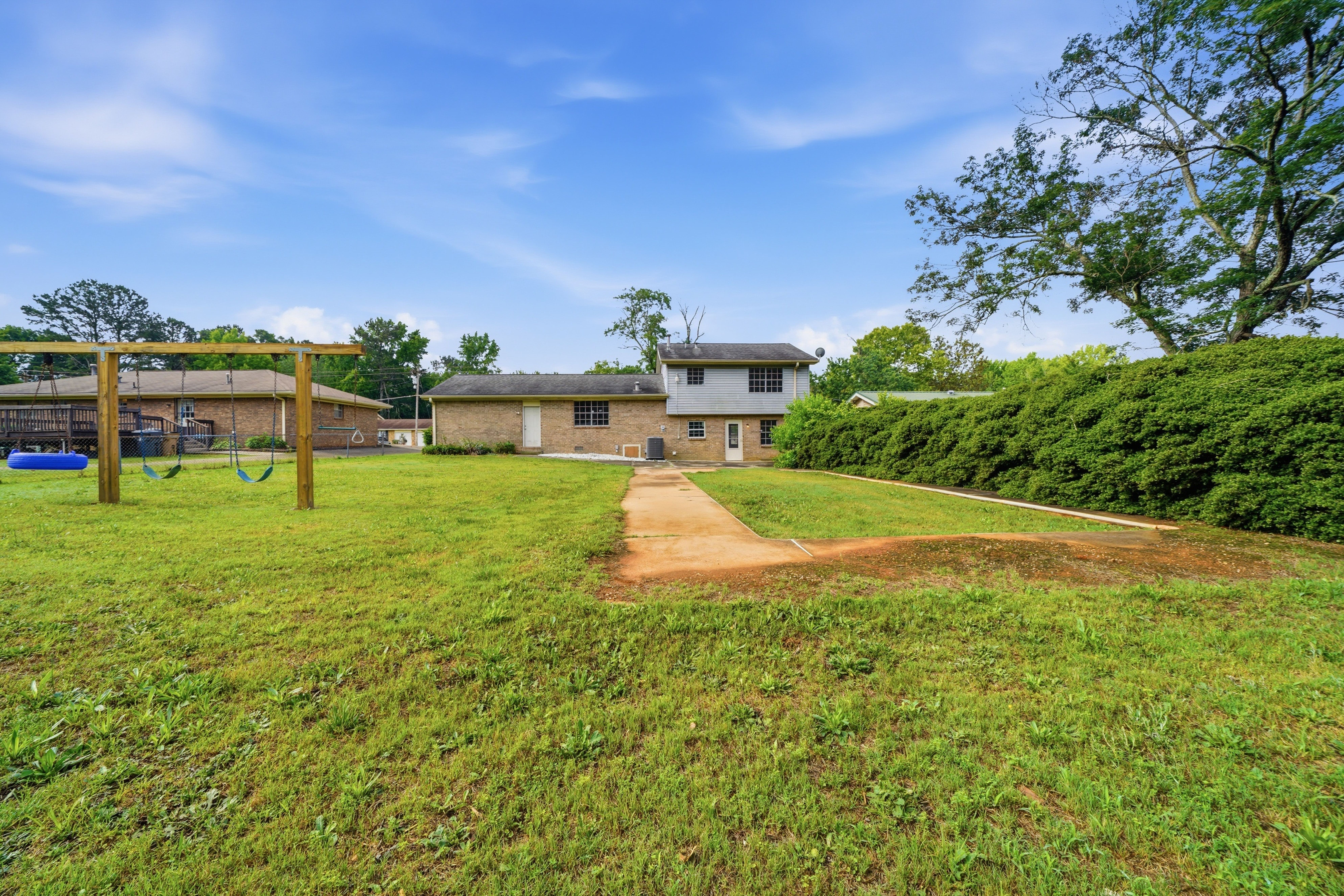 Photo 5 of 30 of 930 Cochise Trl SE, Conyers, GA
