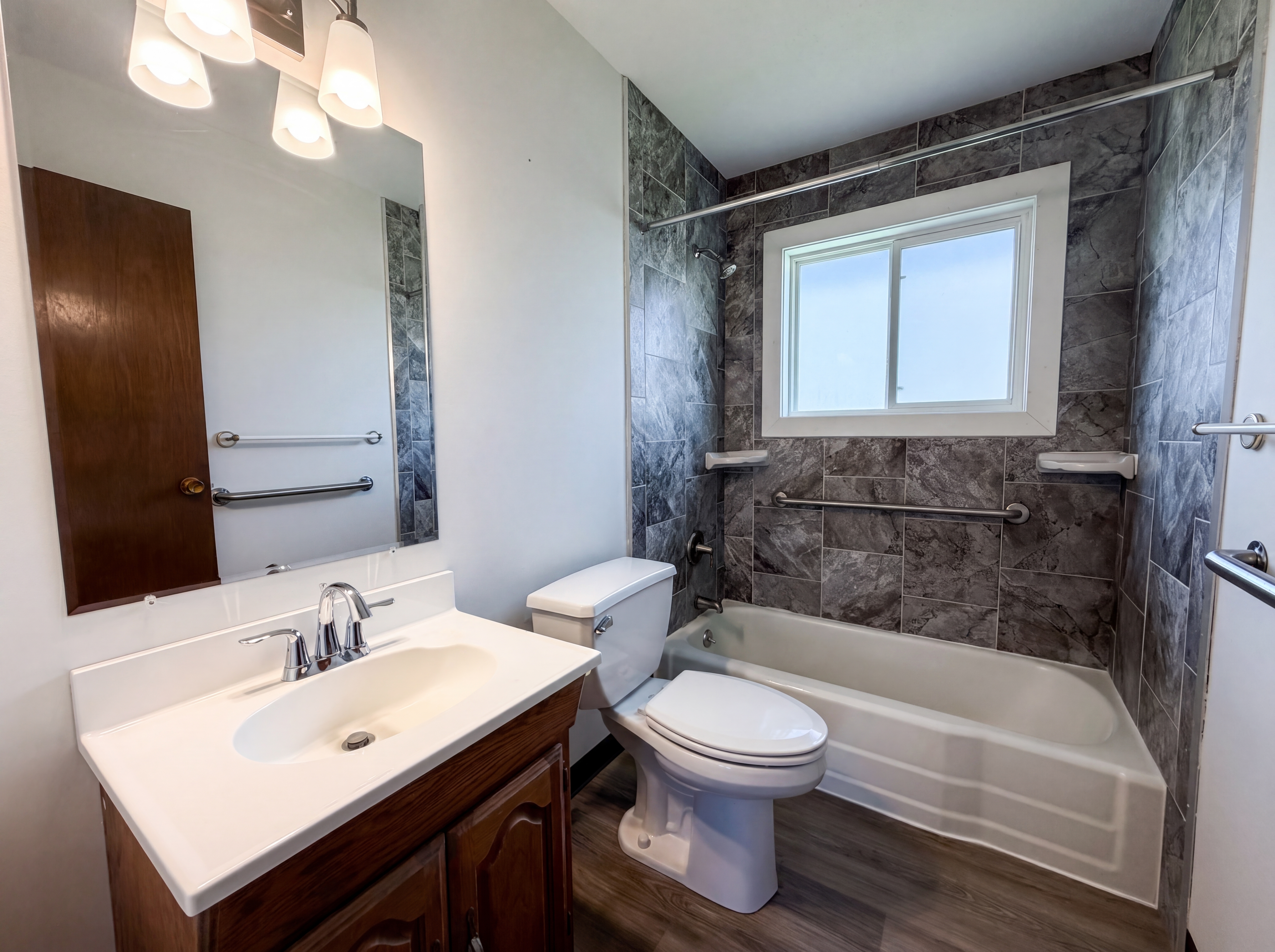 Photo 11 of 16 of 8183 Henslowe Ave S, Cottage Grove, MN
