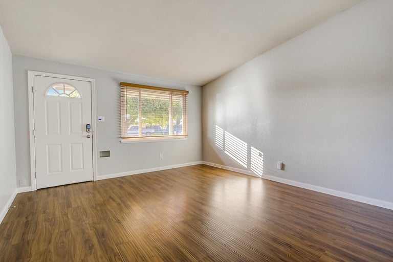 Photo 6 of 26 - 3660 Buhler Way, North Highlands, CA 95660