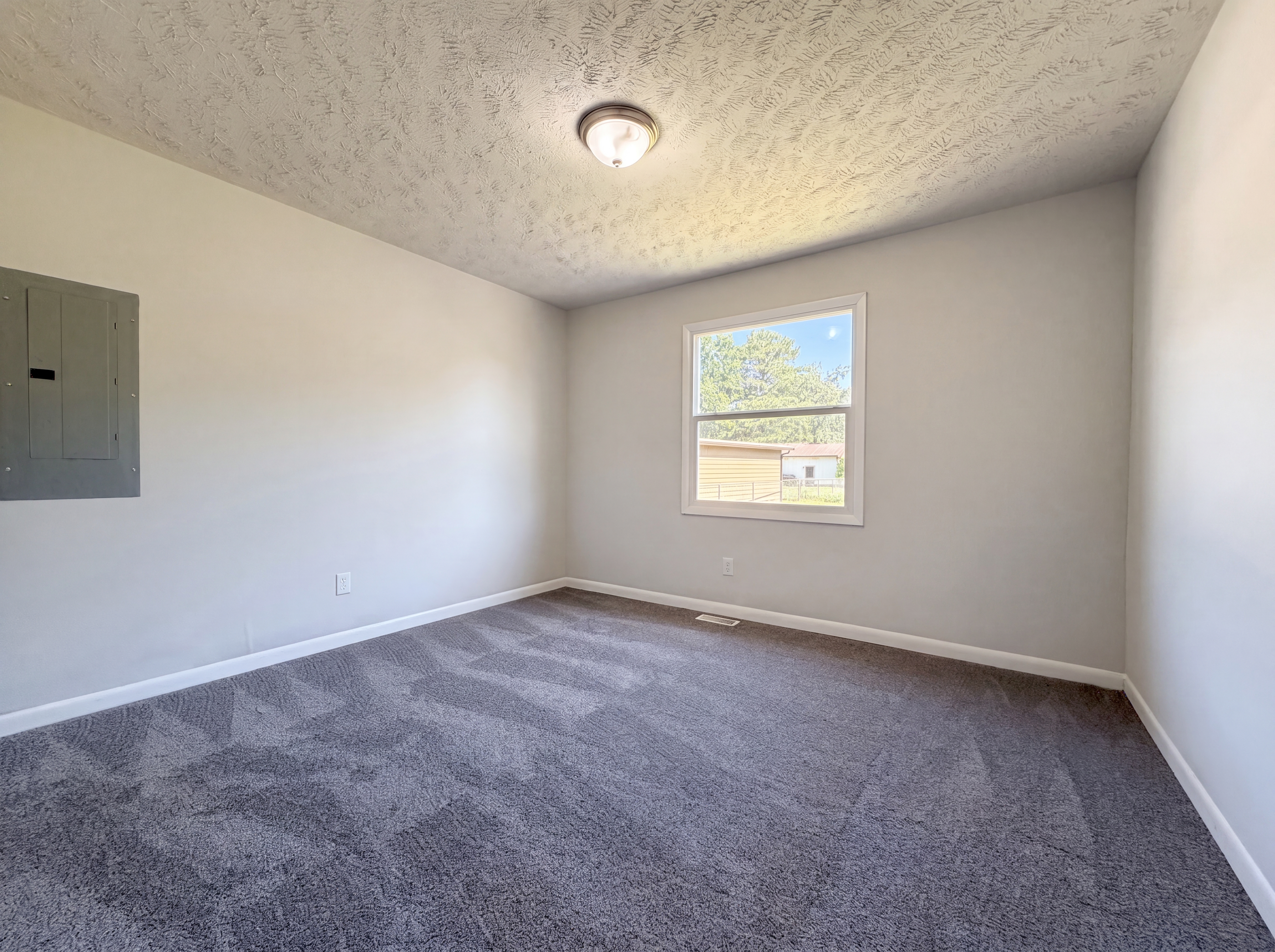 Photo 12 of 16 of 1843 Berriedale Dr, Fayetteville, NC