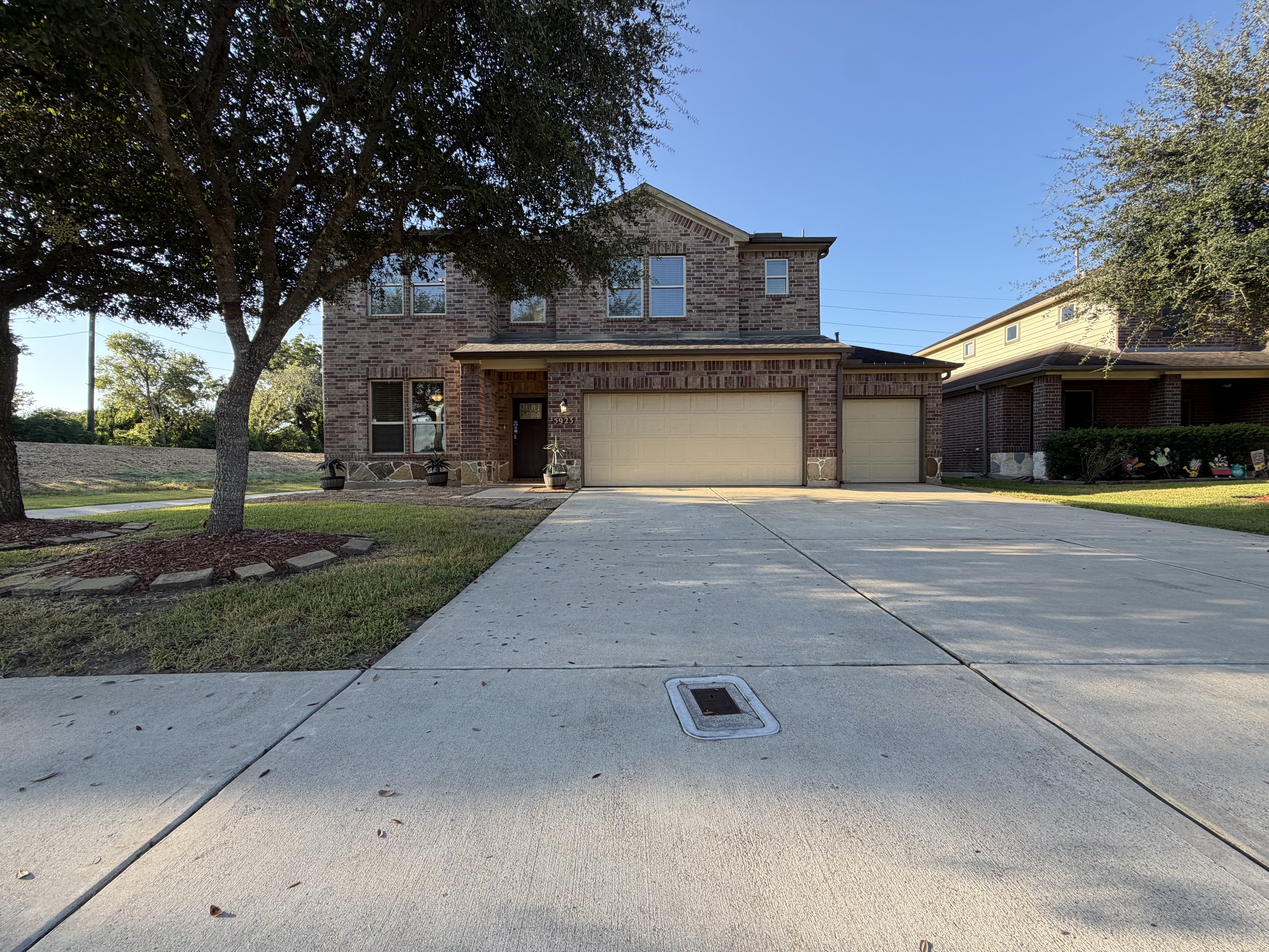 Photo 20 of 24 of 5923 Carnaby Ln, Rosenberg, TX