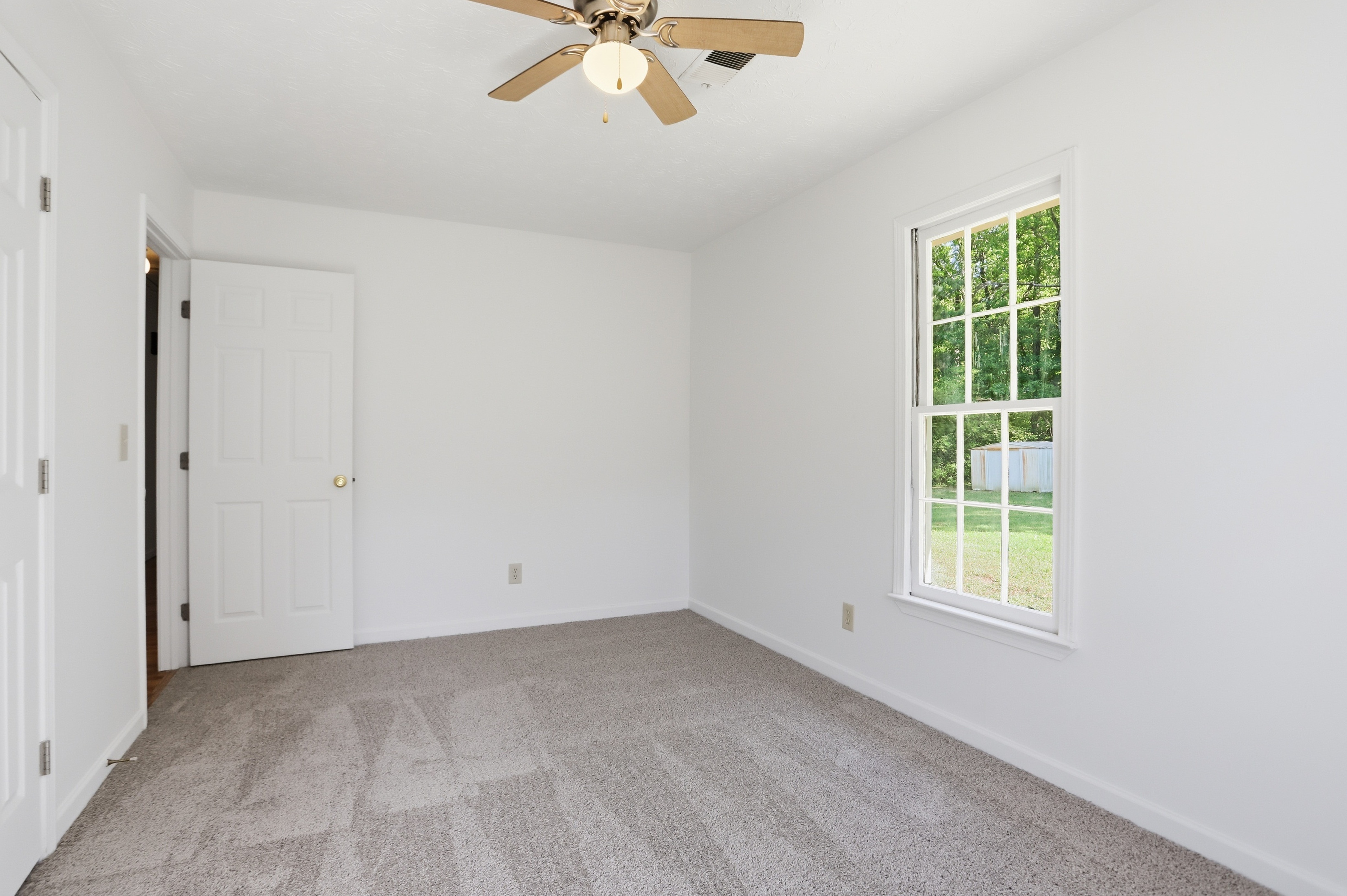 Photo 18 of 30 of 3233 Lancer Dr, Powder Springs, GA