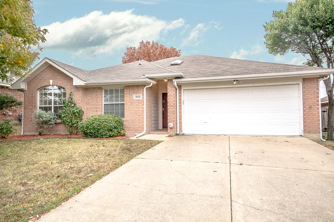 Photo 1 of 24 - 1012 Ridgecrest Dr, McKinney, TX 75069