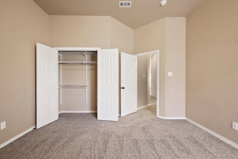 Photo 18 of 29 - 2308 Calmont Dr, Arlington, TX 76001