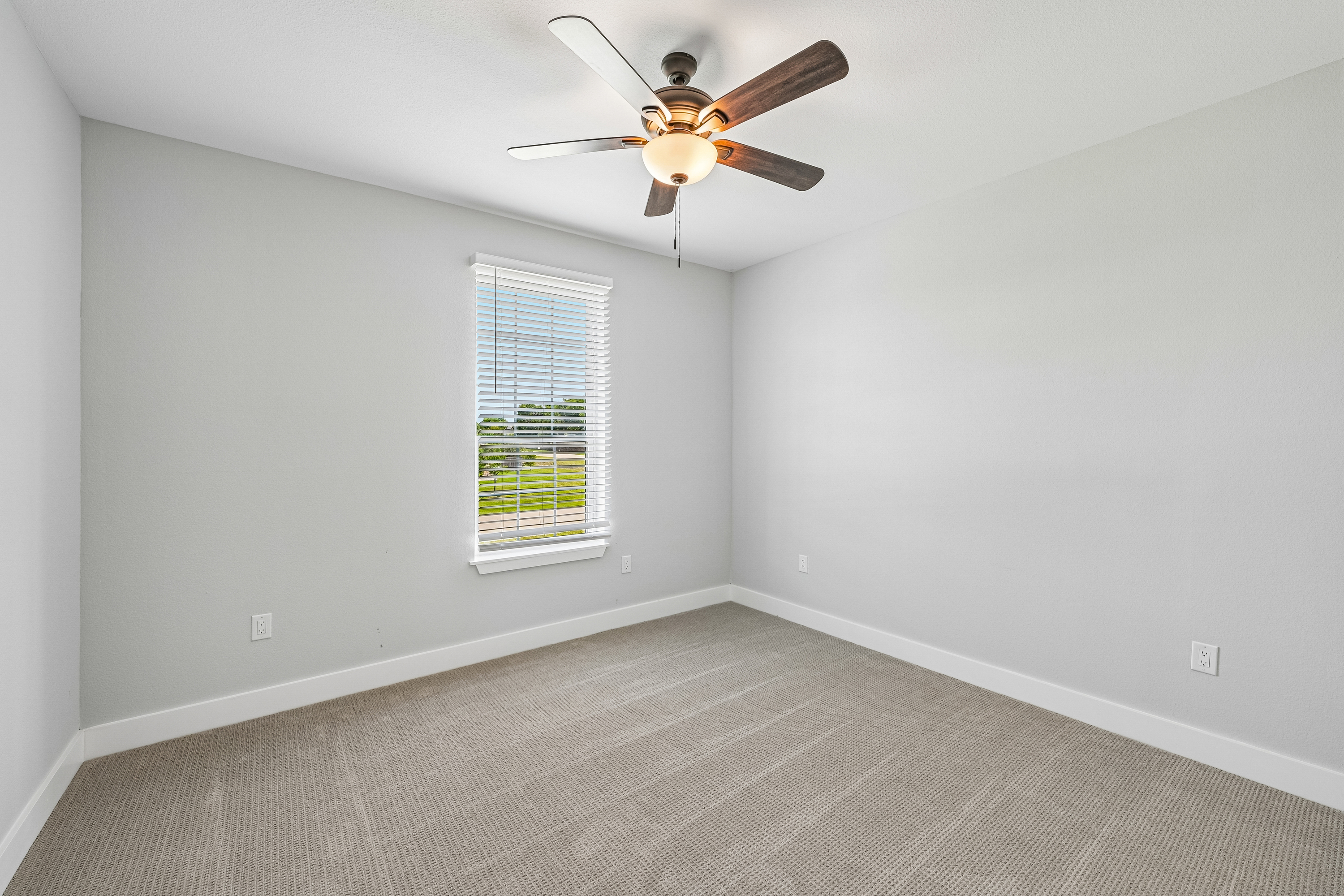 Photo 40 of 44 of 681 Davenport Dr, Waxahachie, TX