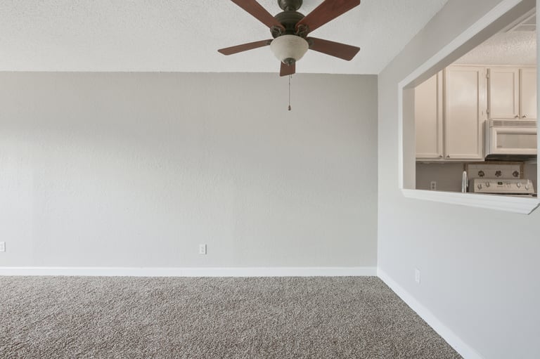 Photo 9 of 25 - 7317 Kingswood Cir, Fort Worth, TX 76133