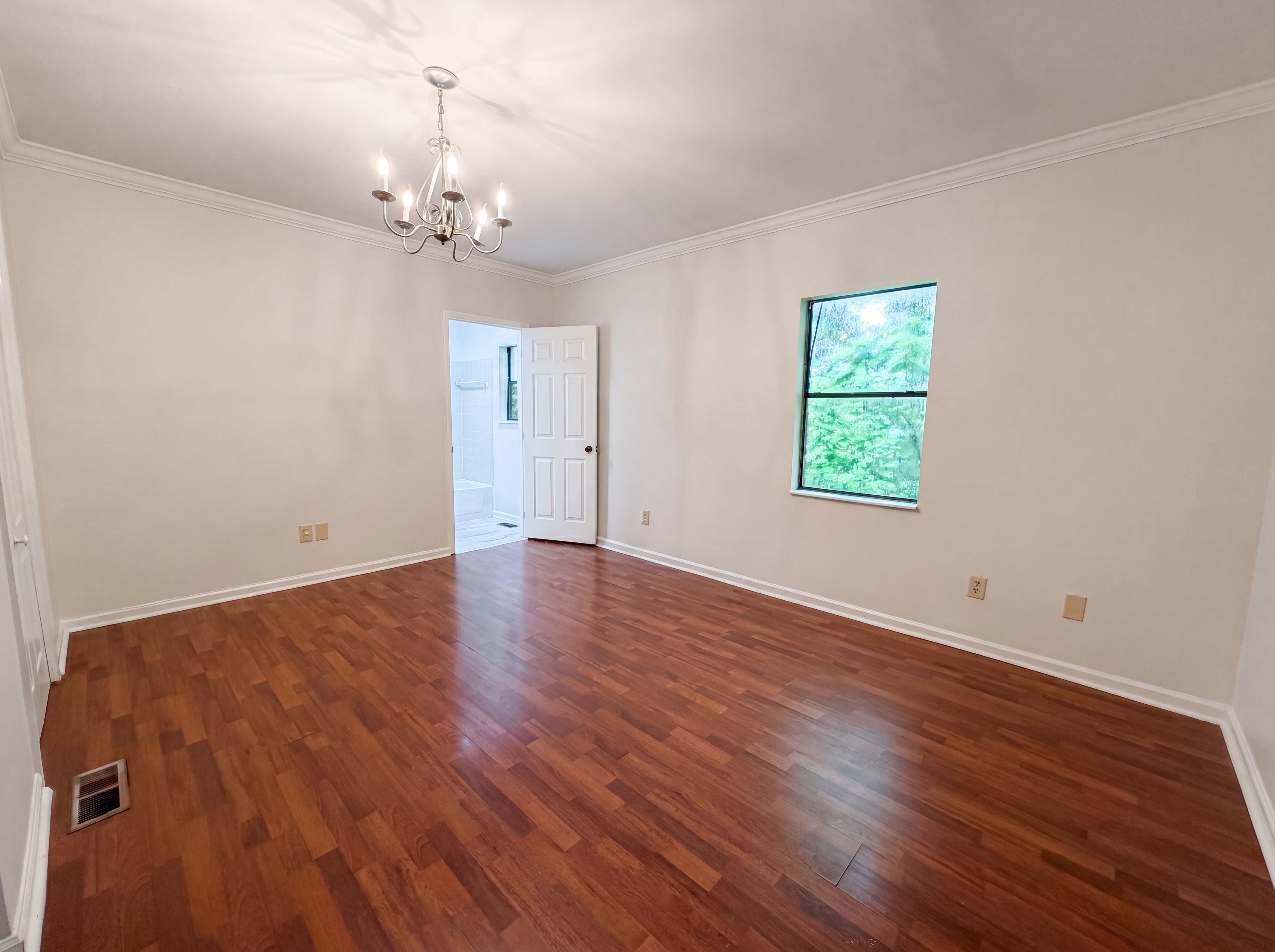 Photo 4 of 19 of 4800 Park Ave SW, Birmingham, AL