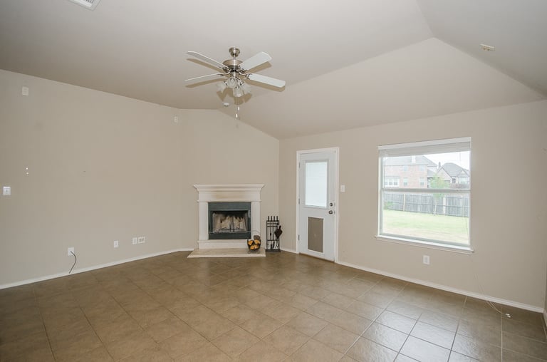 Photo 3 of 26 - 544 Kenilworth Ave, Little Elm, TX 75068