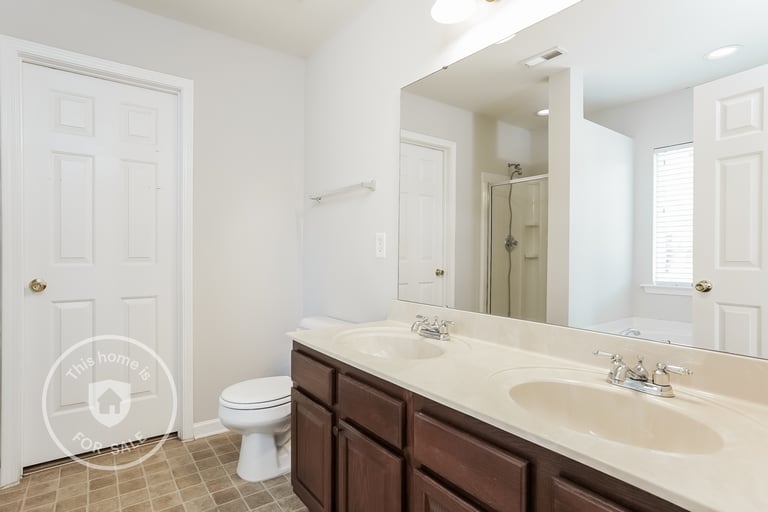 Photo 19 of 25 - 3100 Cynthiana Ct, Raleigh, NC 27610