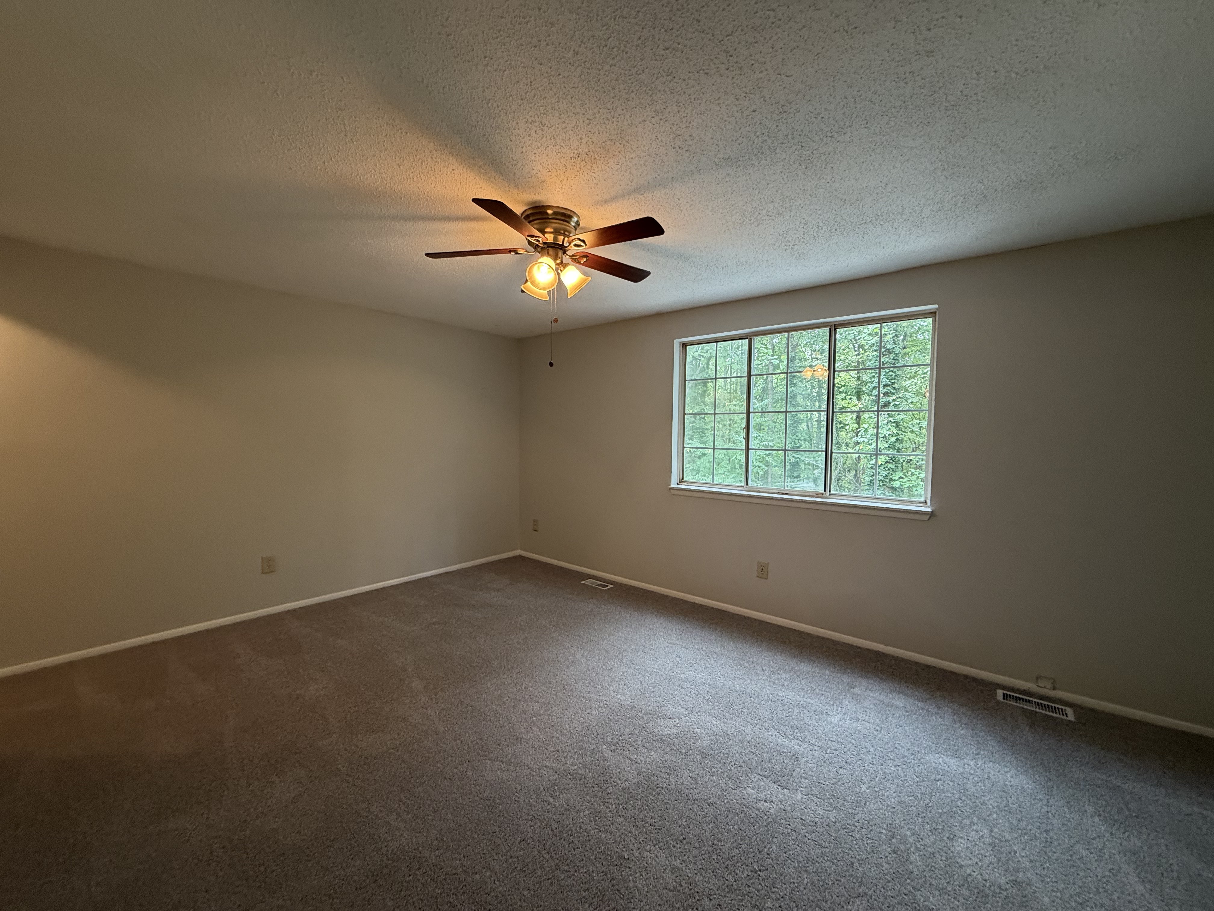 Photo 4 of 22 of 7740 Sandra Ln, Raleigh, NC