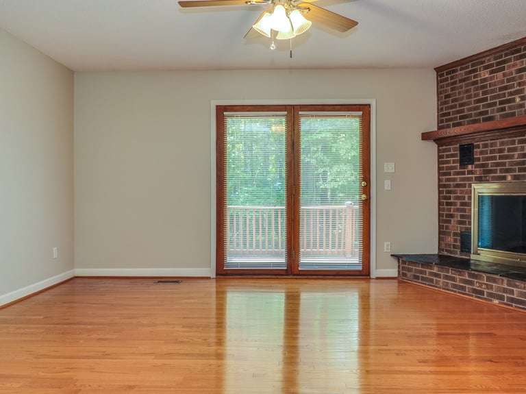 Photo 4 of 19 - 5113 Laurie Dr, Raleigh, NC 27606