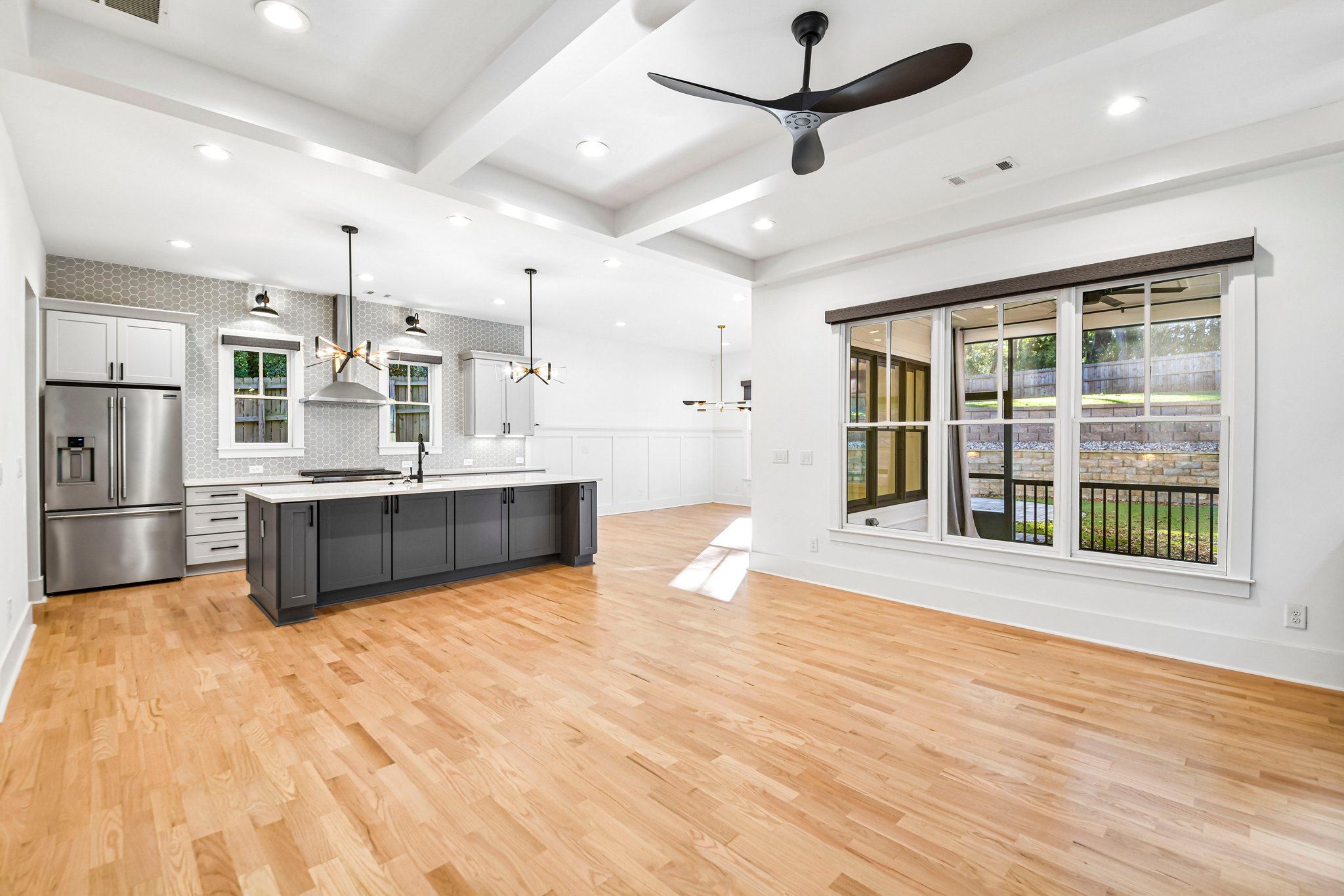 Photo 8 of 30 of 2073 Candler Road SE, Atlanta, GA
