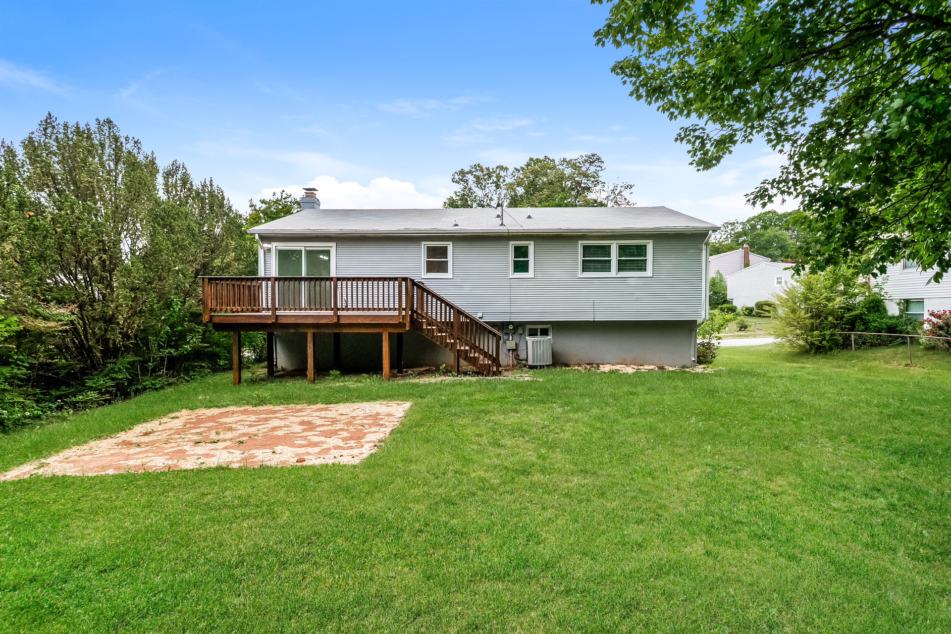 Photo 5 of 22 of 13449 Nascoby Ln, Woodbridge, VA