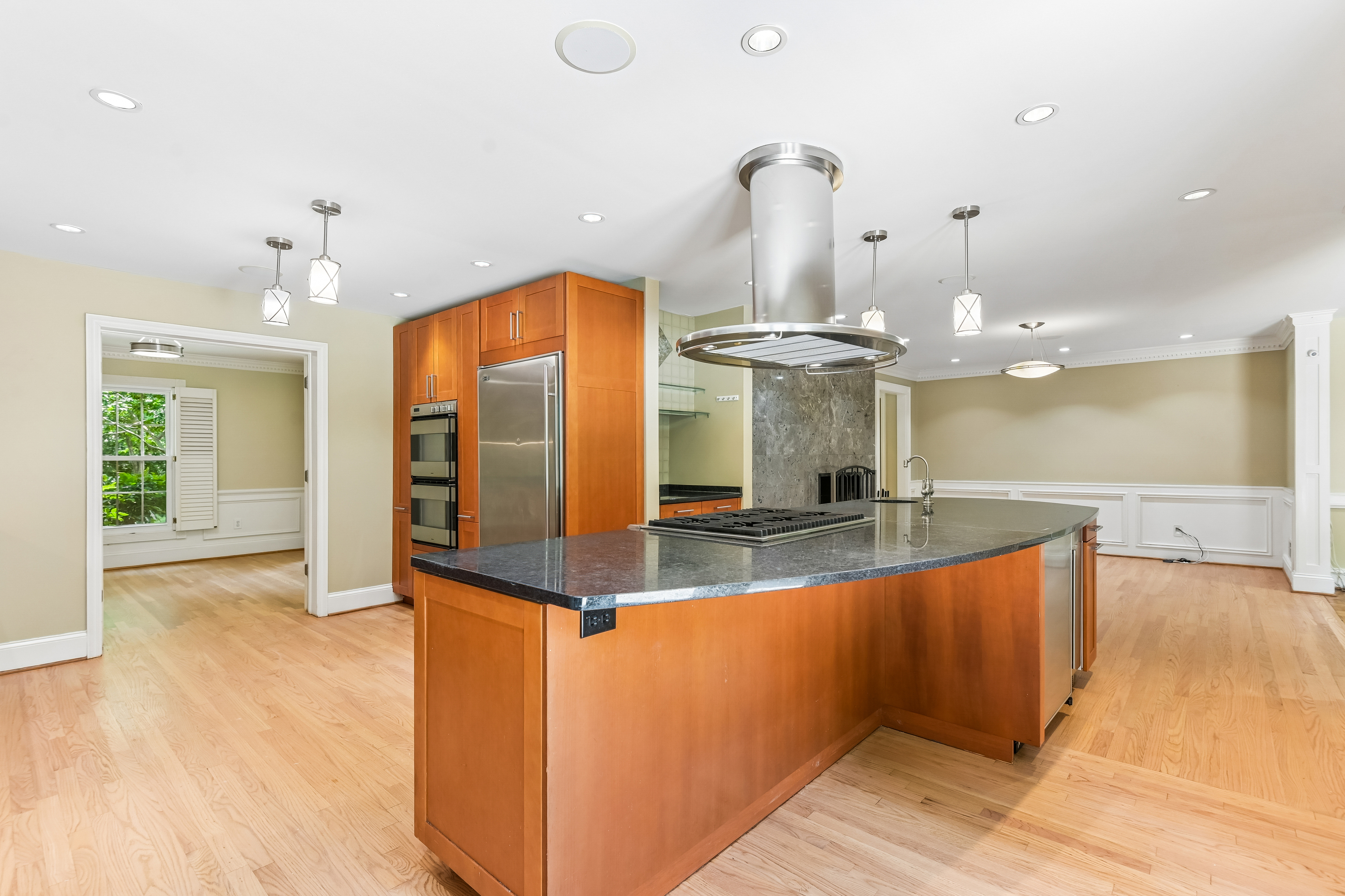 Photo 14 of 87 of 3135 Spalding Dr, Atlanta, GA