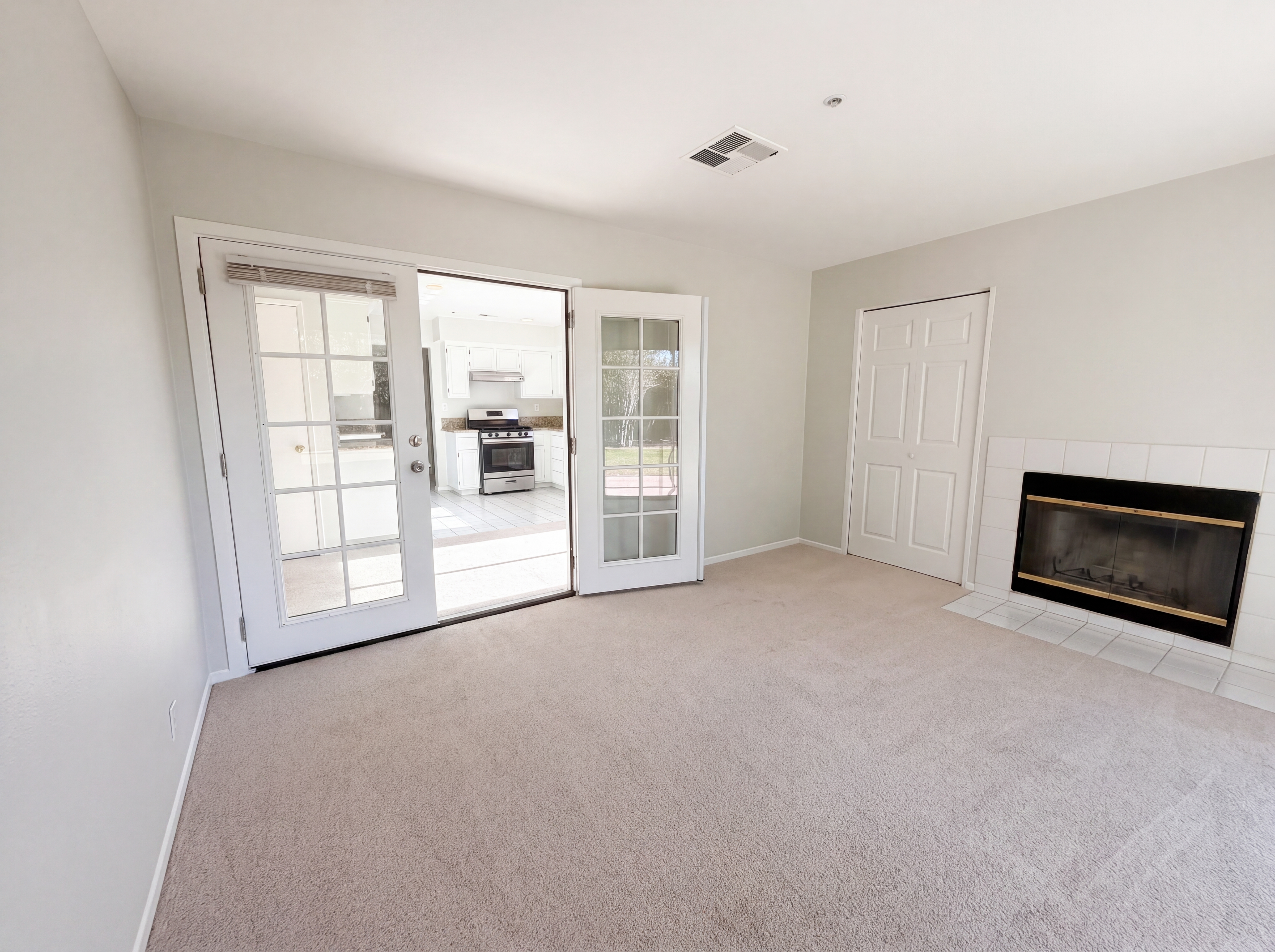 Photo 8 of 23 of 2565 W Fairview Dr, Rialto, CA
